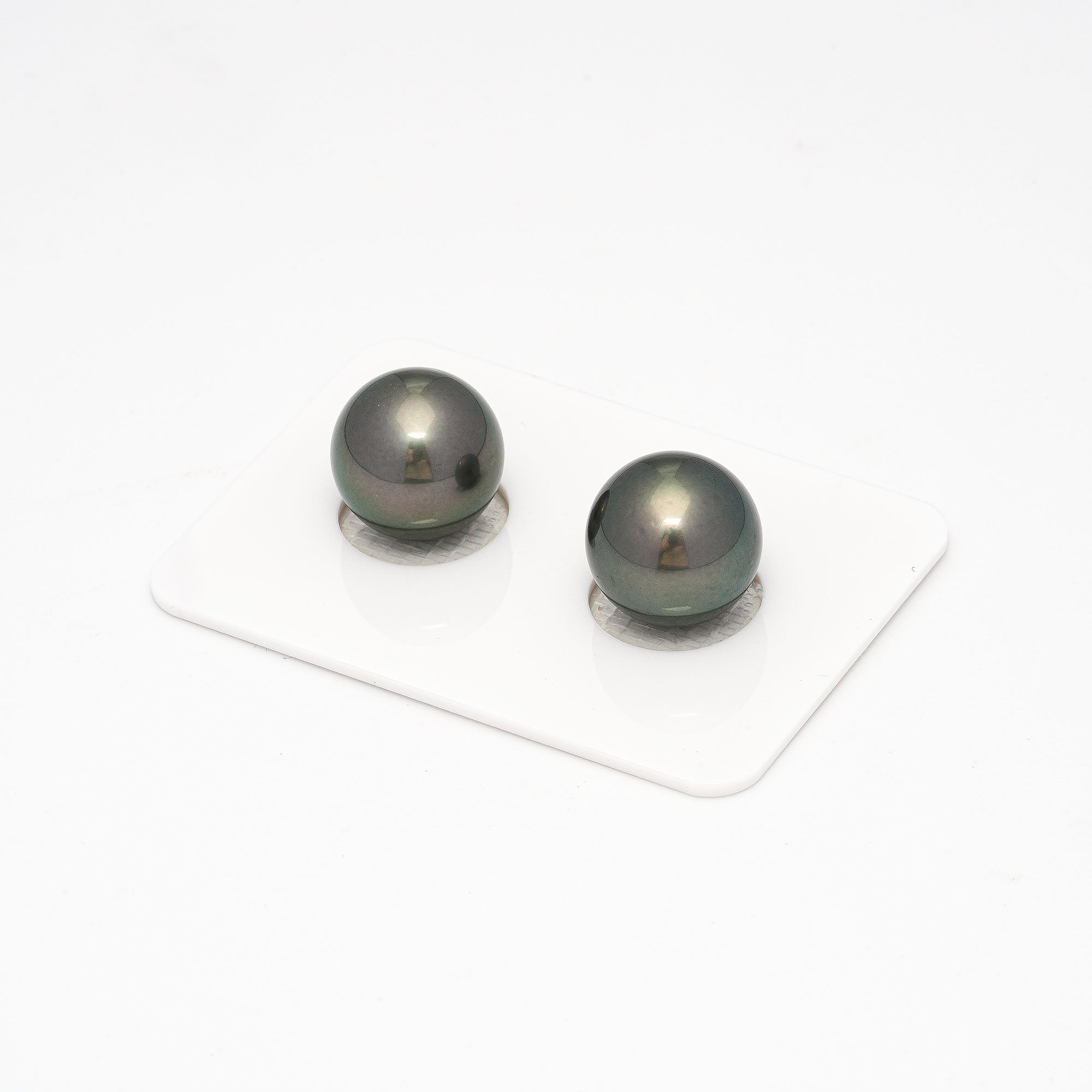 2pcs Light Green 12.3-12.4mm - SR AAA/AA Quality Tahitian Pearl Pair ER1282