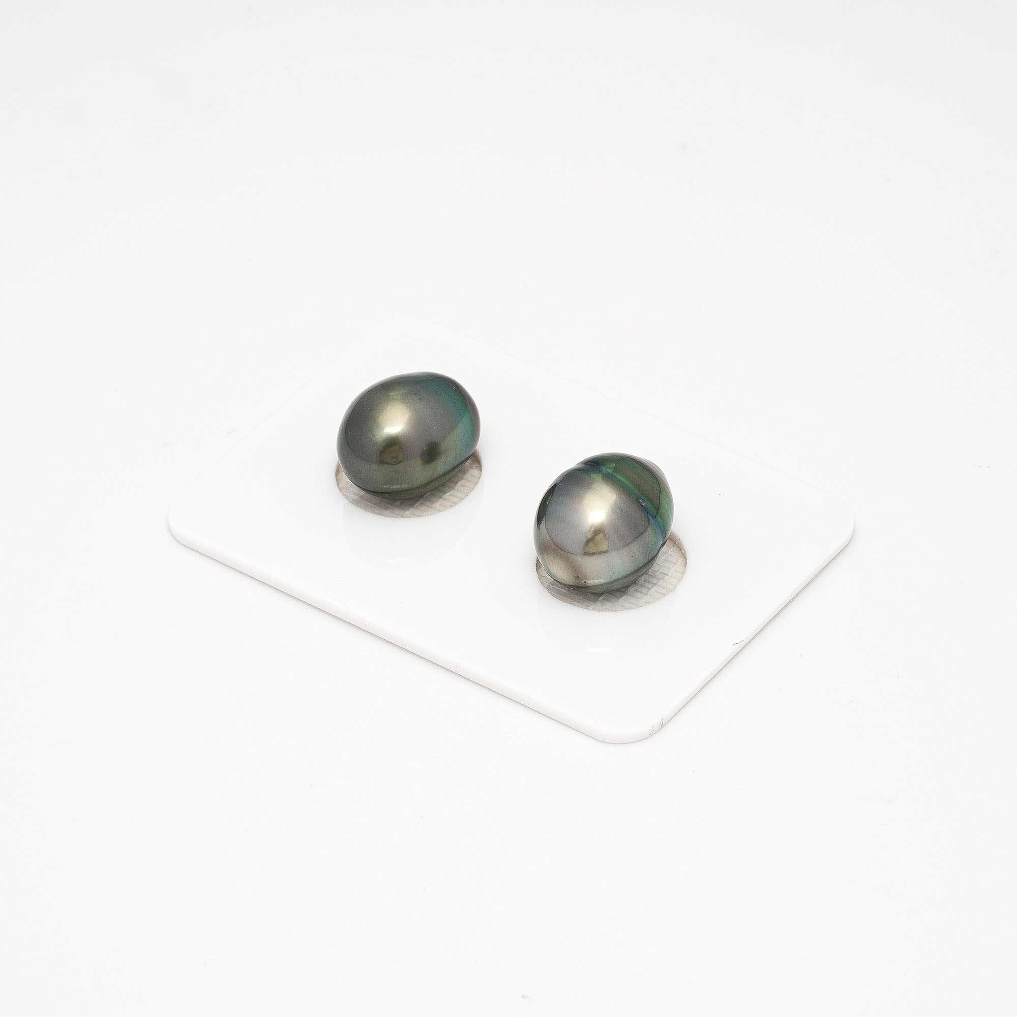 2pcs Light Green 9.9-10.4mm - CL AAA/AA Quality Tahitian Pearl PAIR ER1272