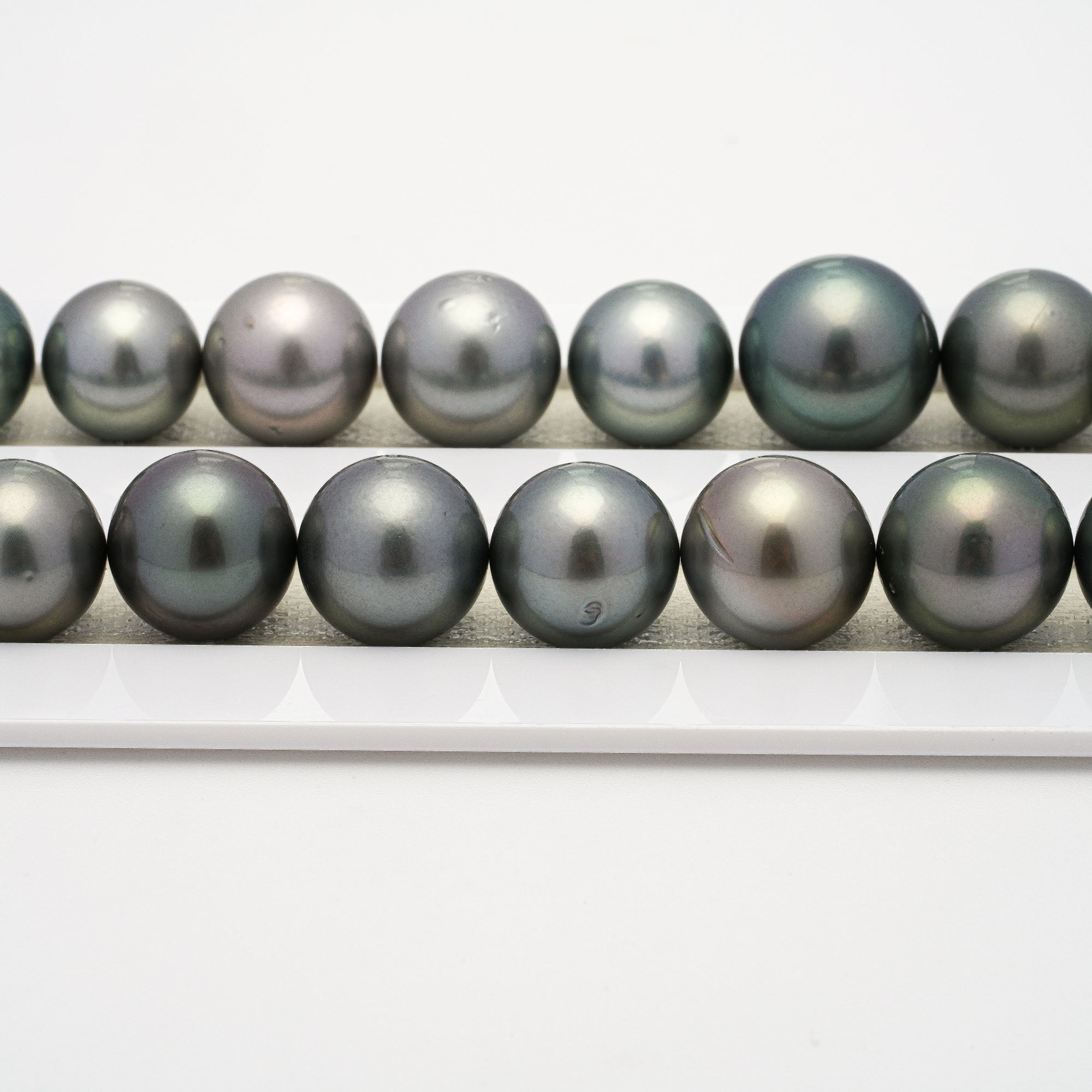 37pcs Light 10-13mm - RSR AA/AAA Quality Tahitian Pearl Necklace NL661