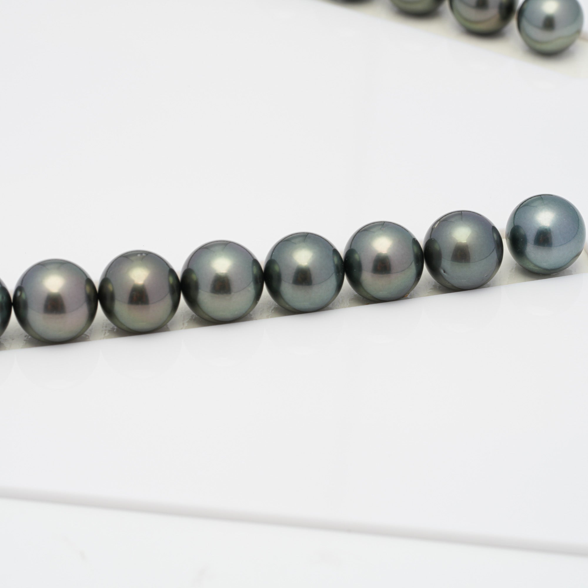43pcs Green Mix 9-11mm - RSR AAA Quality Tahitian Pearl Necklace NL1281 NG18