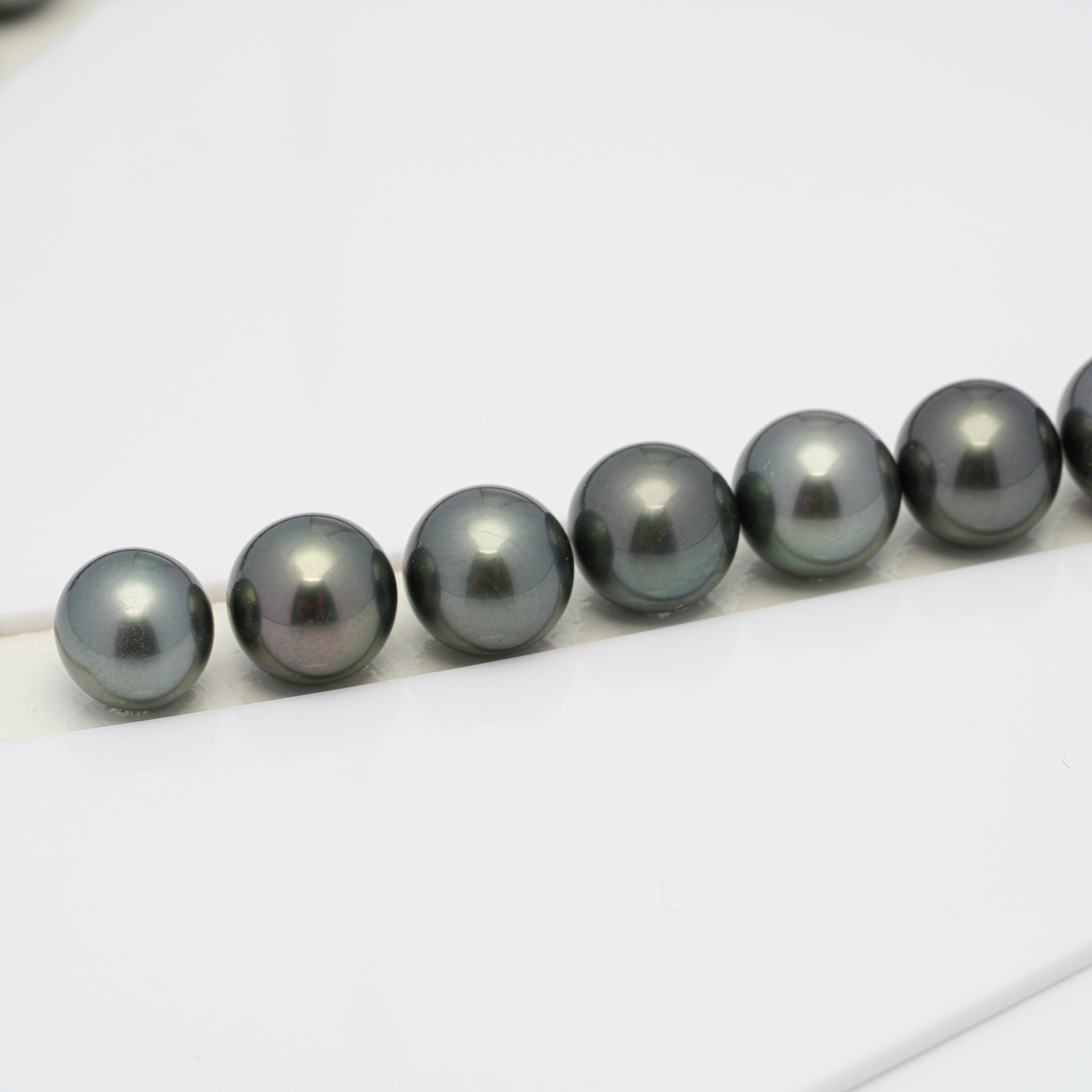 43pcs Green Mix 9-11mm - RSR AAA Quality Tahitian Pearl Necklace NL1281 NG18