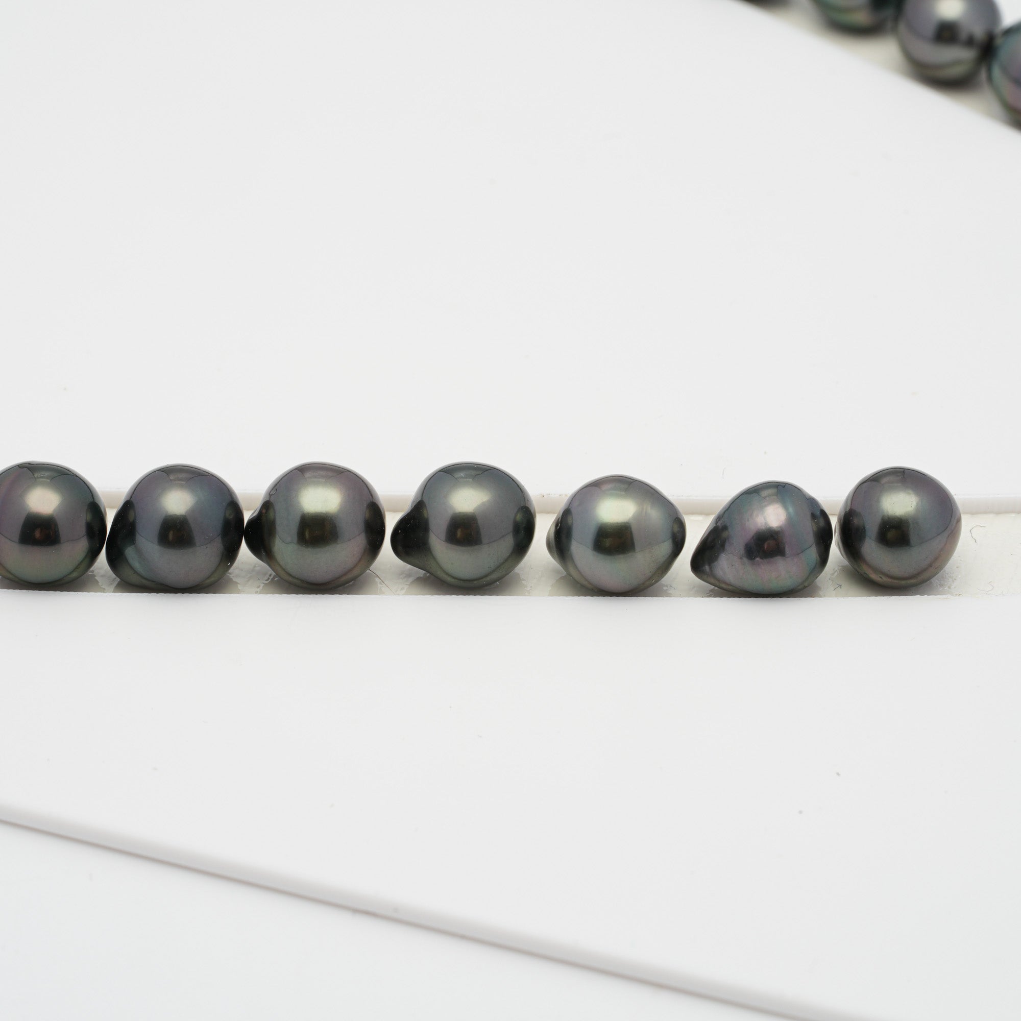 39pcs Dark Green 8-11mm - SB AAA/AA Quality Tahitian Pearl Necklace NL1233 HL1