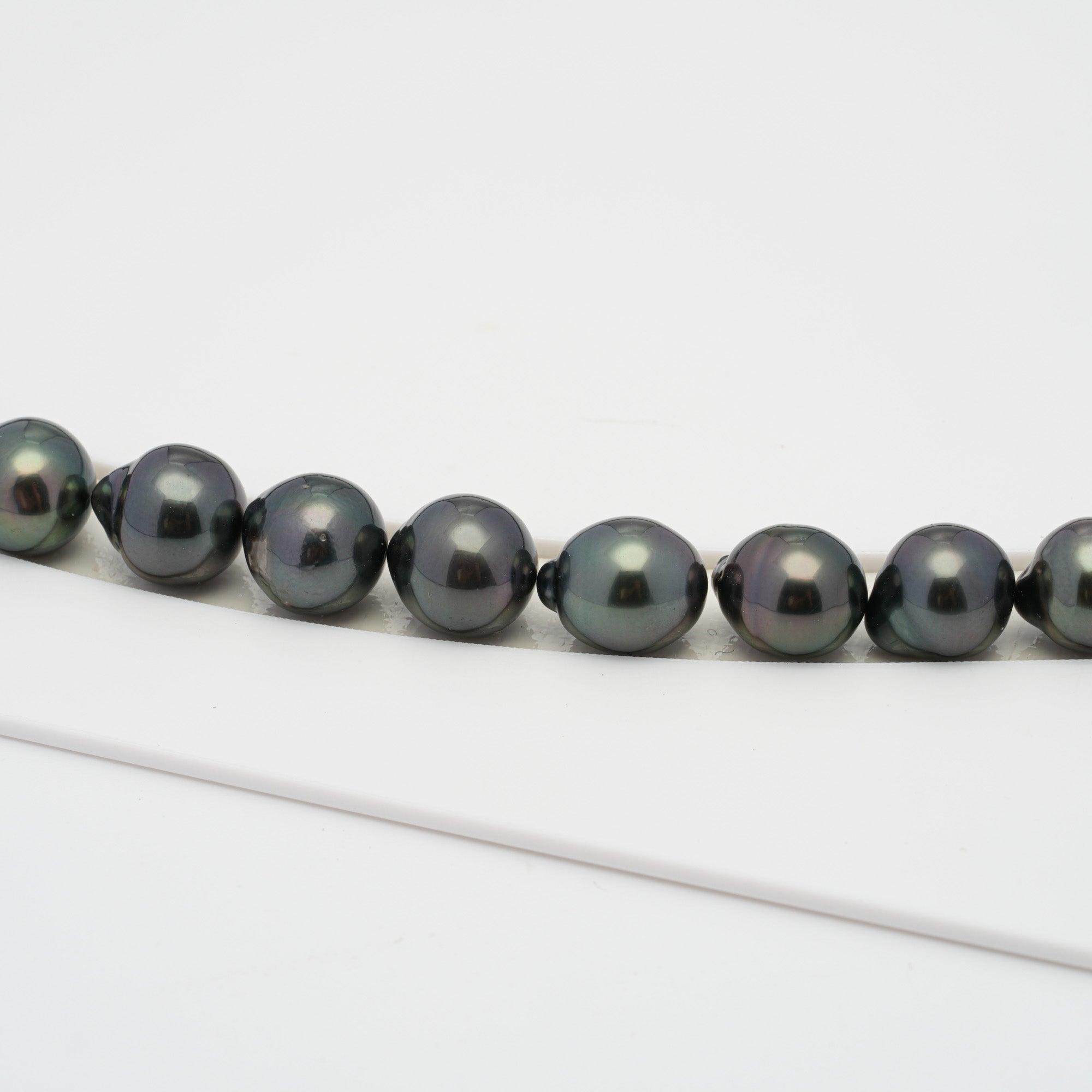 39pcs Dark Green 8-11mm - SB AAA/AA Quality Tahitian Pearl Necklace NL1233 HL1