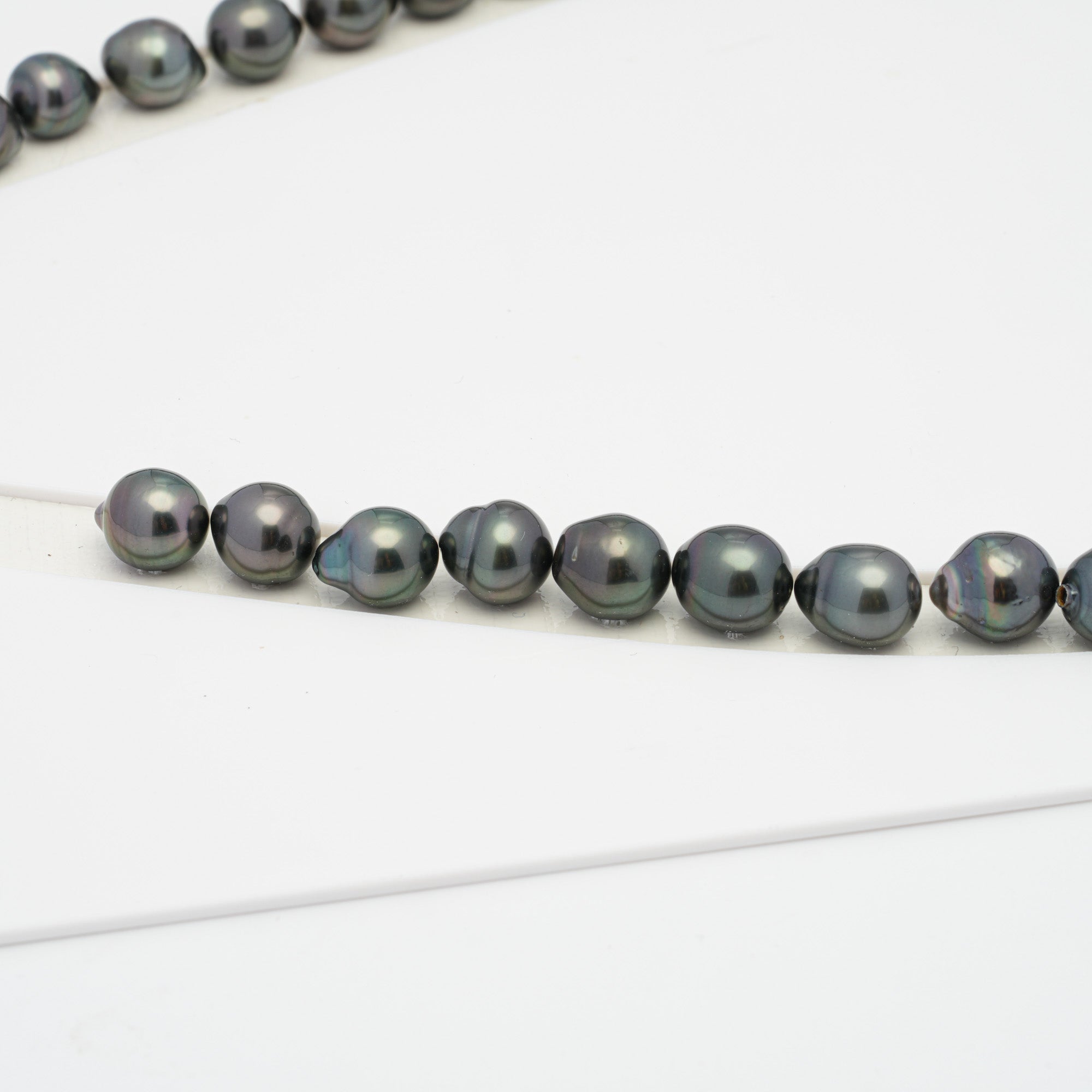 39pcs Dark Green 8-11mm - SB AAA/AA Quality Tahitian Pearl Necklace NL1233 HL1