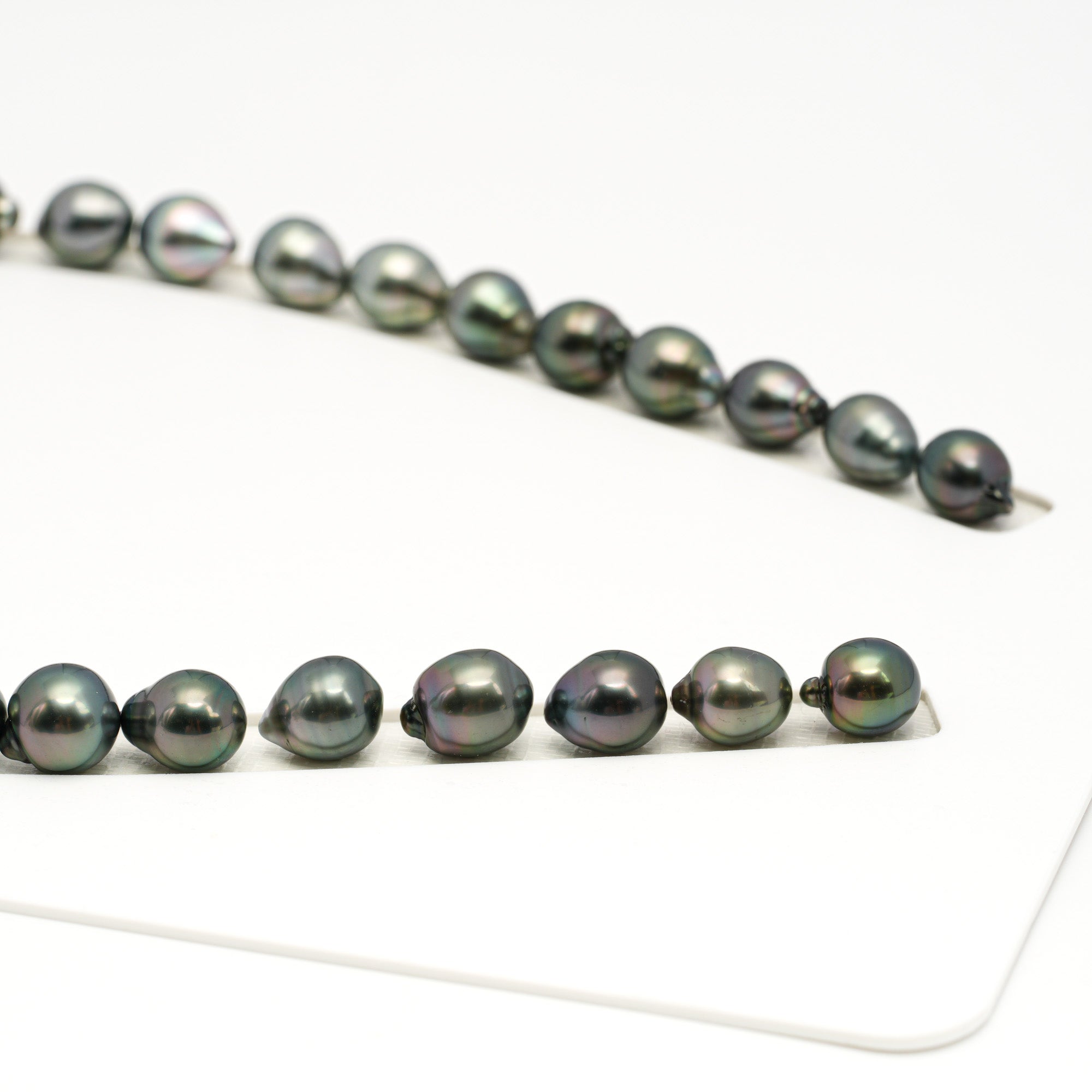 34pcs Green 9-11mm - CL/SB AAA/AA Quality Tahitian Pearl Necklace NL1714 TH5