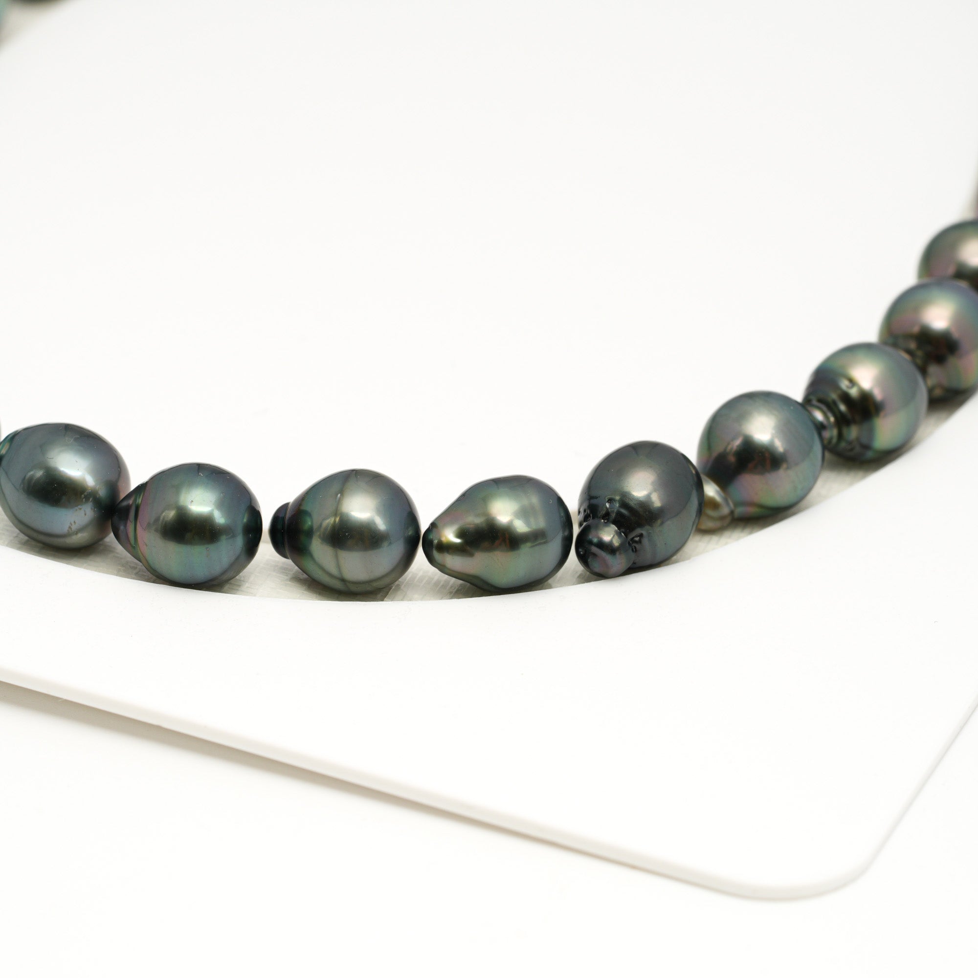 34pcs Green 9-11mm - CL/SB AAA/AA Quality Tahitian Pearl Necklace NL1714 TH5