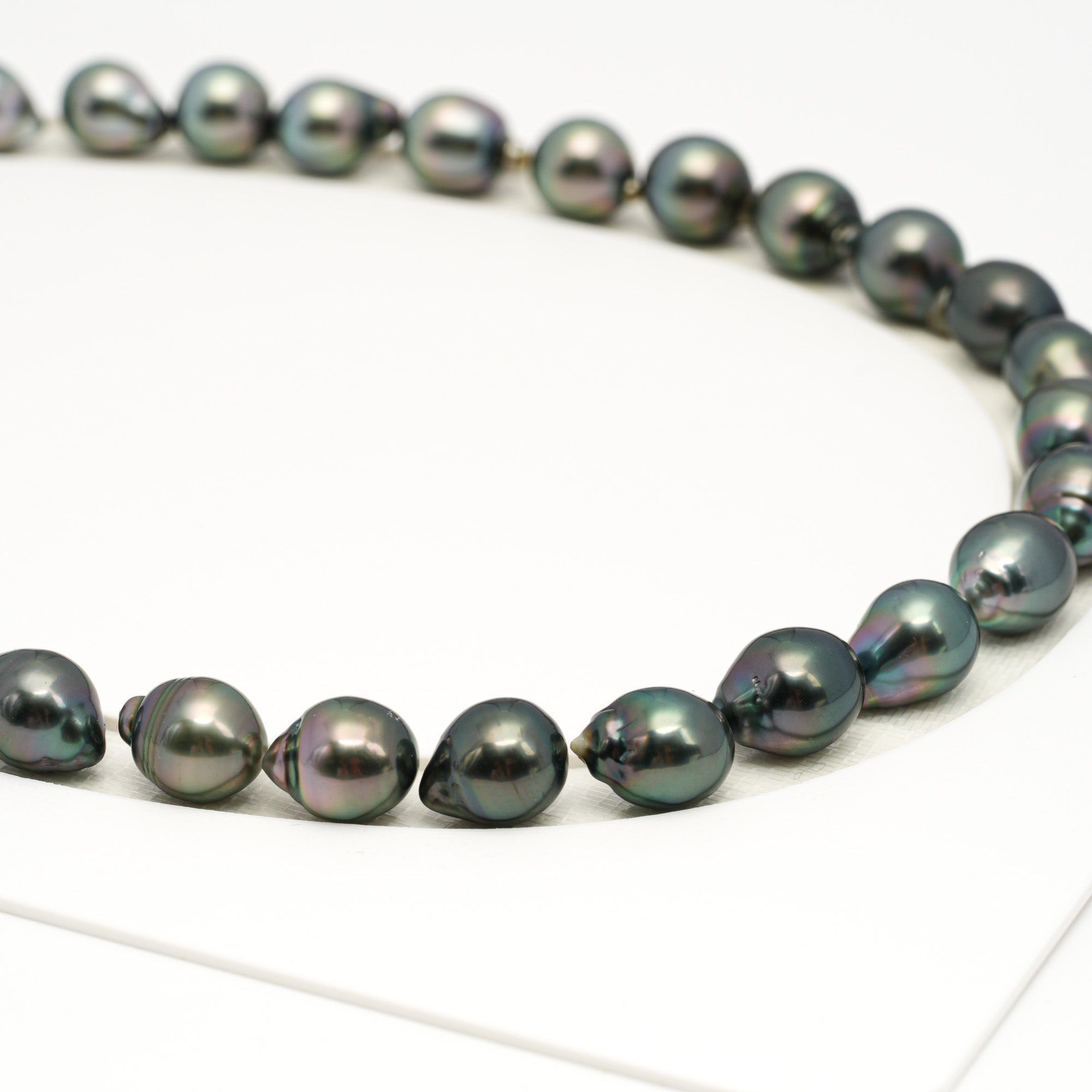 34pcs Green 9-11mm - CL/SB AAA/AA Quality Tahitian Pearl Necklace NL1714 TH5