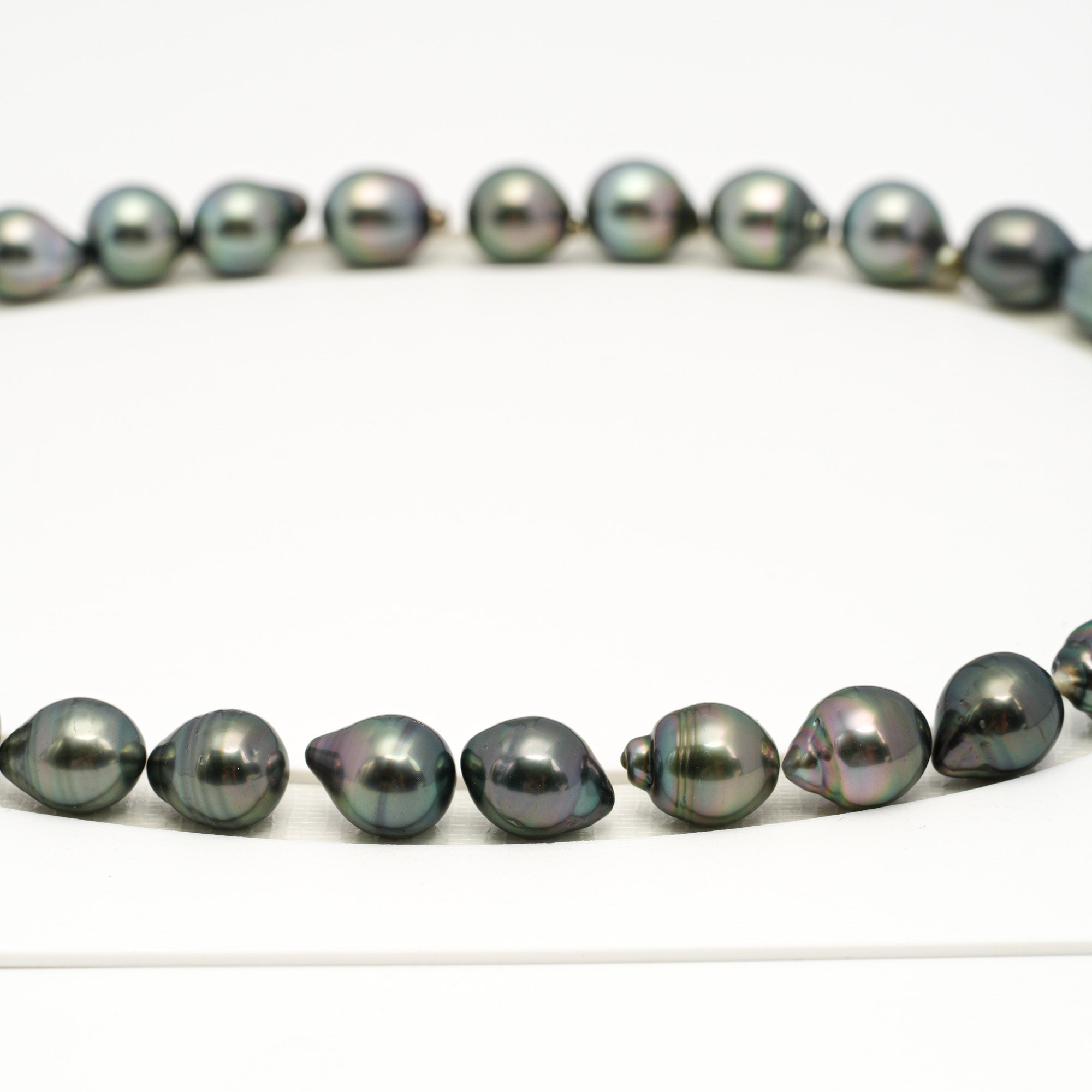 34pcs Green 9-11mm - CL/SB AAA/AA Quality Tahitian Pearl Necklace NL1714 TH5