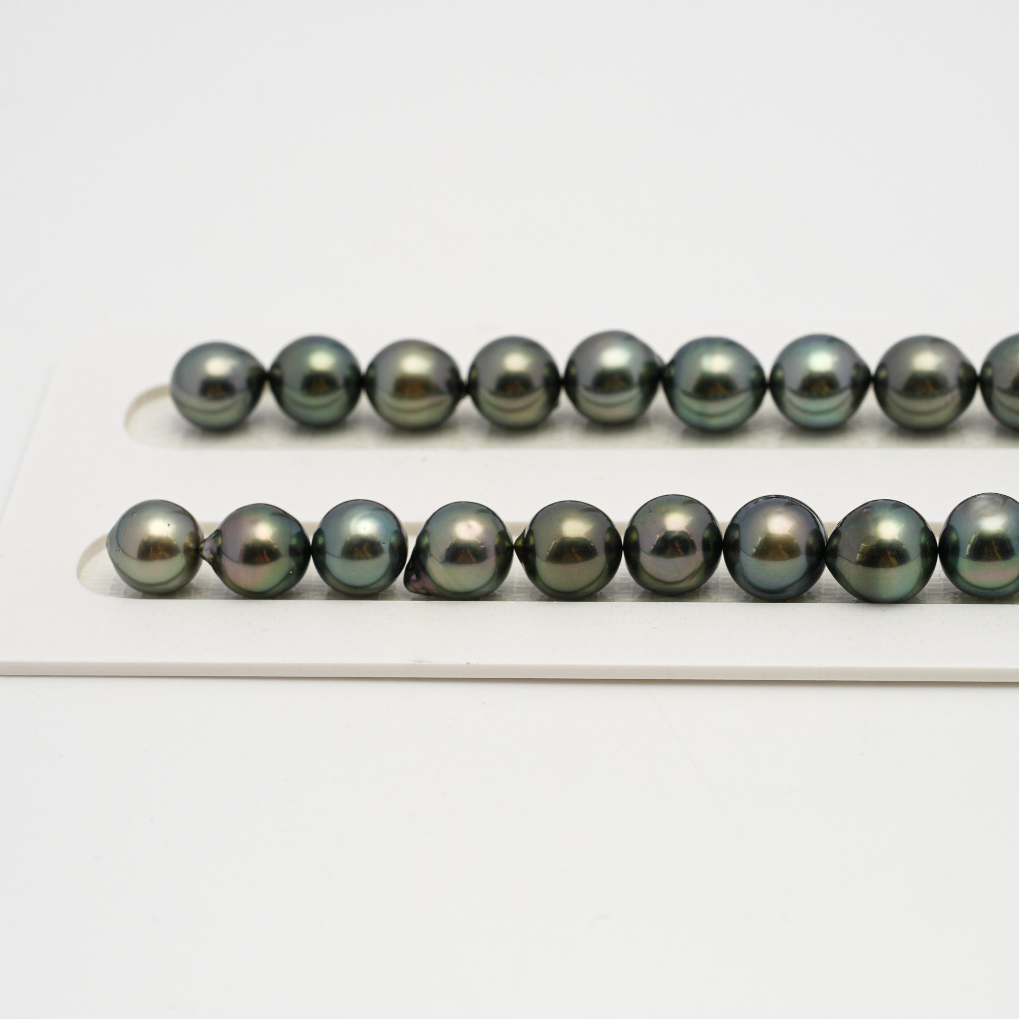 44pcs "High Luster" Green Mix 8-10mm - CL/SB AAA/AA Quality Tahitian Pearl Necklace NL1638 HL3