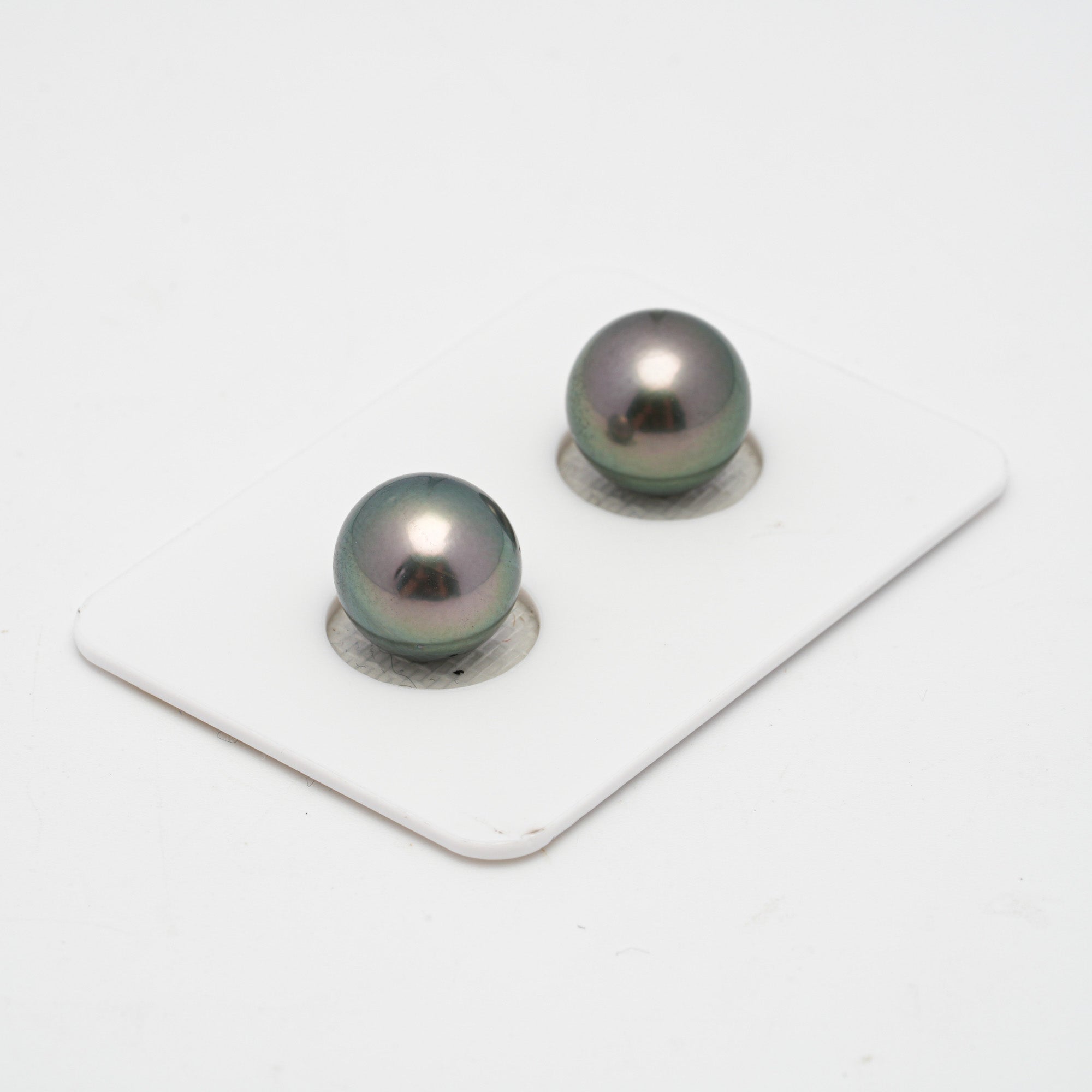 2pcs Green 10.7-10.9mm - RSR AAA Quality Tahitian Pearl Pairs ER1419 CMP1