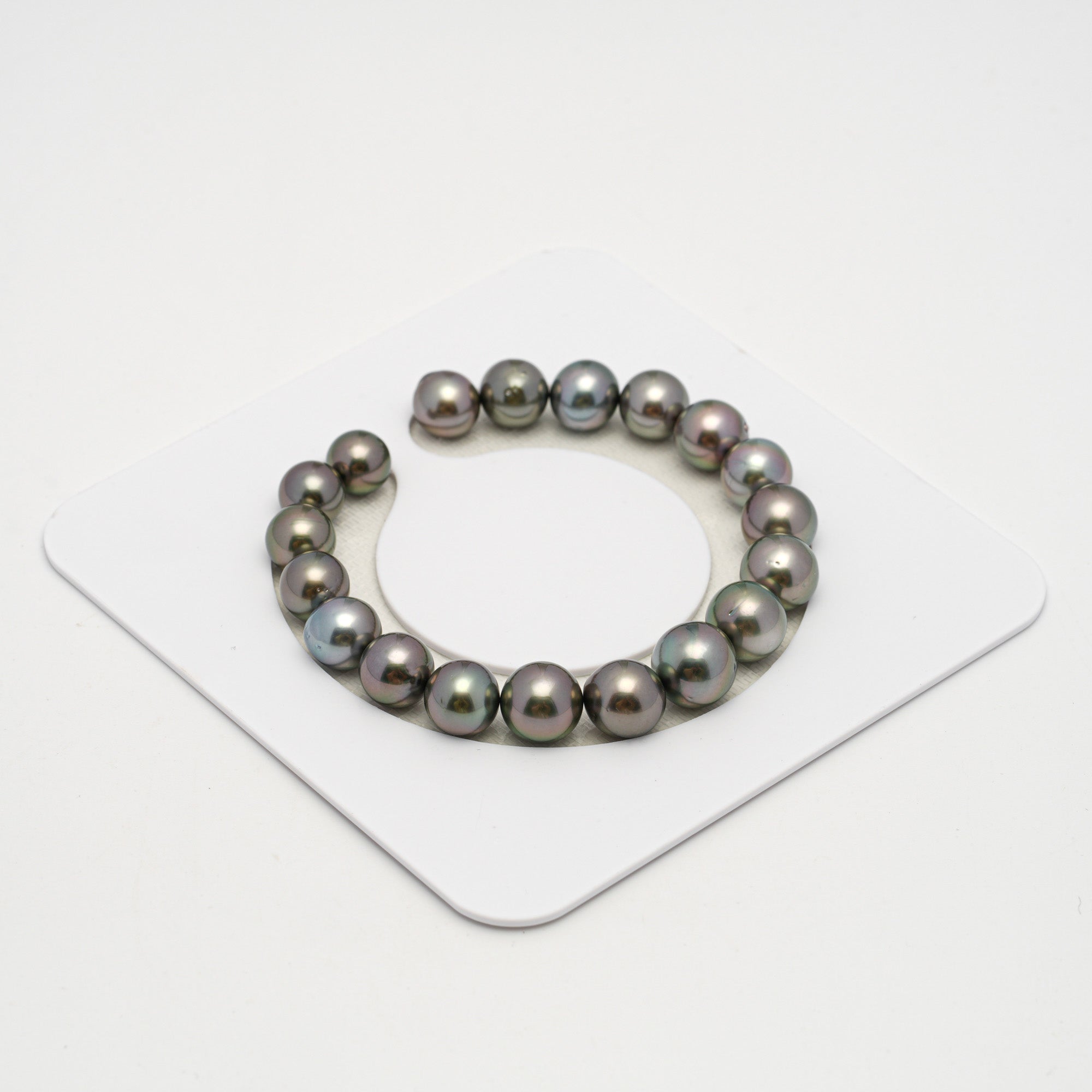 19pcs Olive Green 9-11mm - SR/NR AAA/AA Quality Tahitian Pearl Bracelet BR2216 OR10