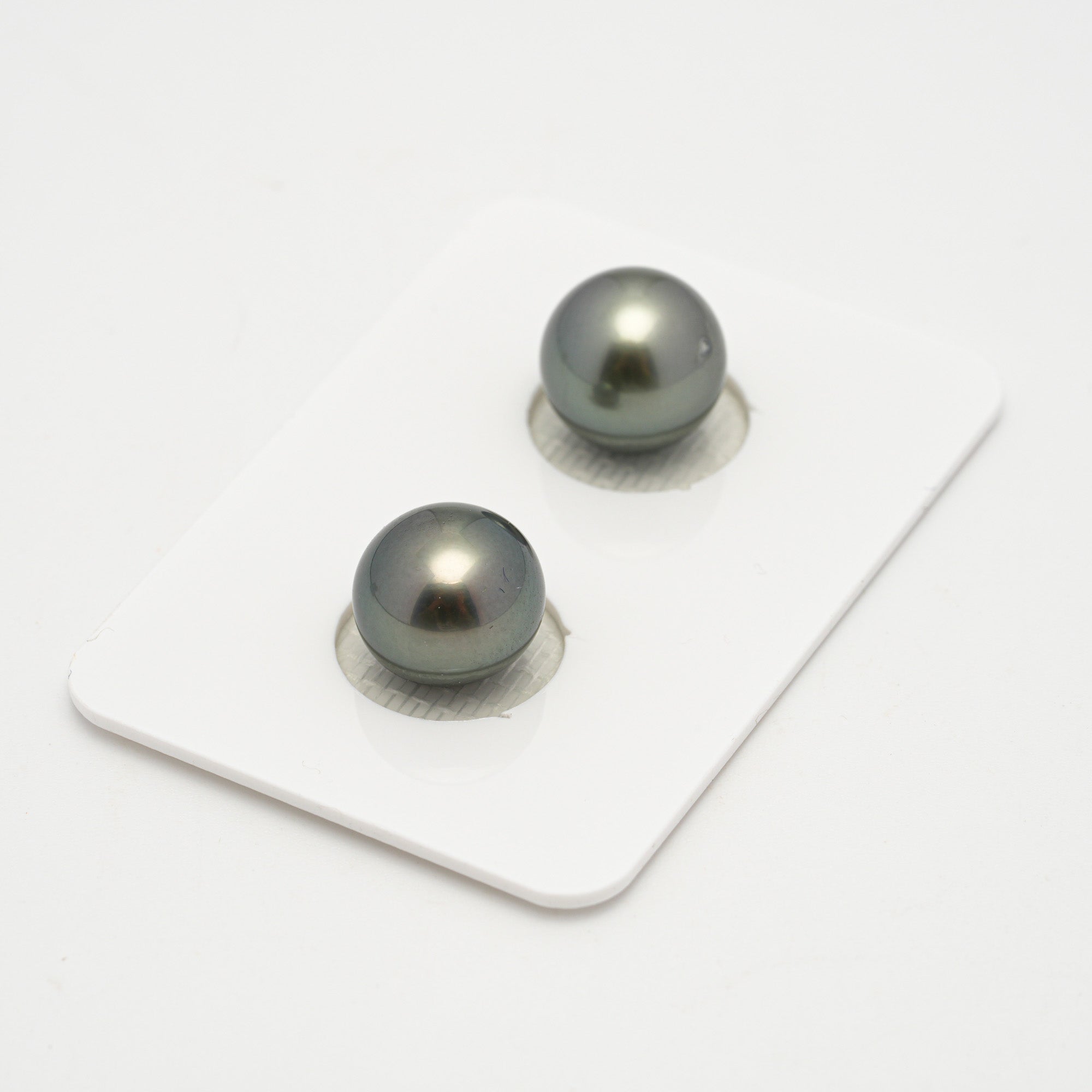 2pcs Green 10.3mm - NR AAA Quality Tahitian Pearl Pair ER1598 OR11
