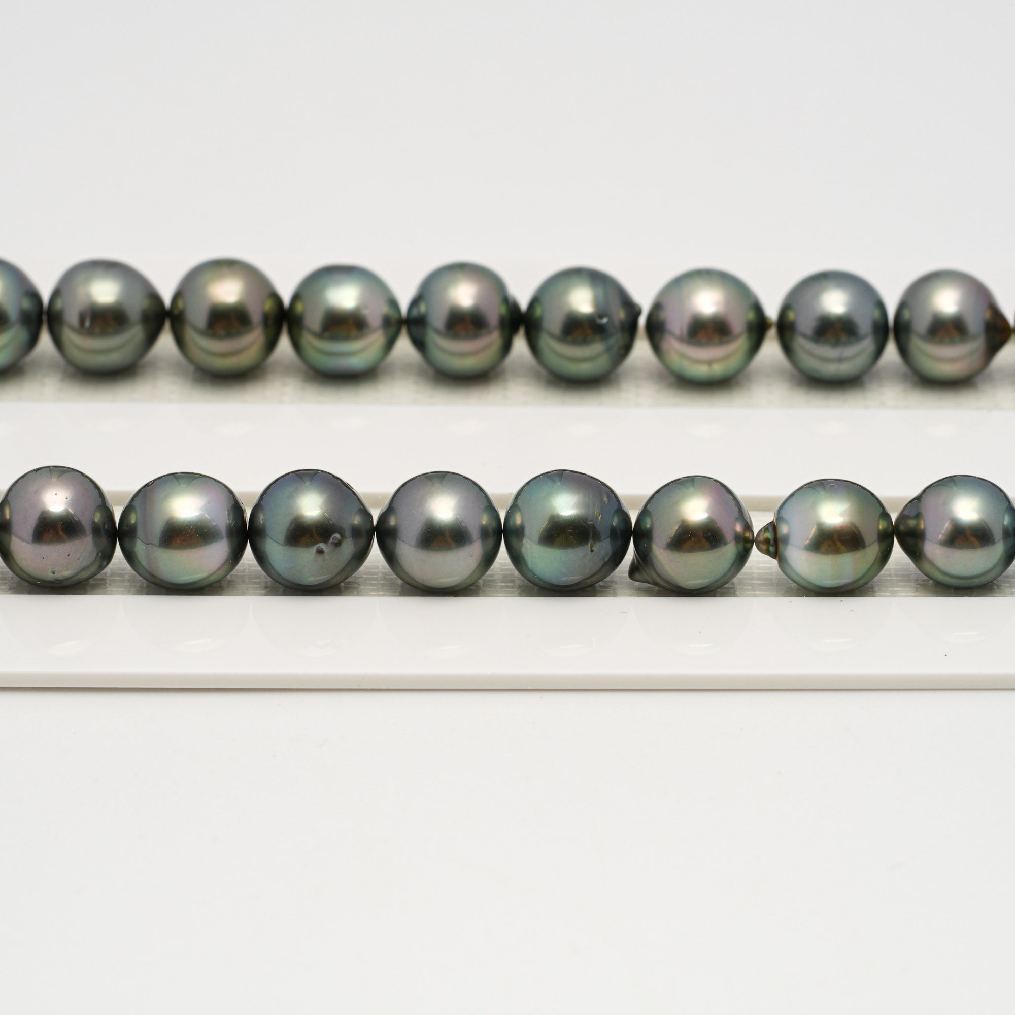 44pcs Light Green 8-11mm - SB AAA/AA Quality Tahitian Pearl Necklace NL1644 HL3