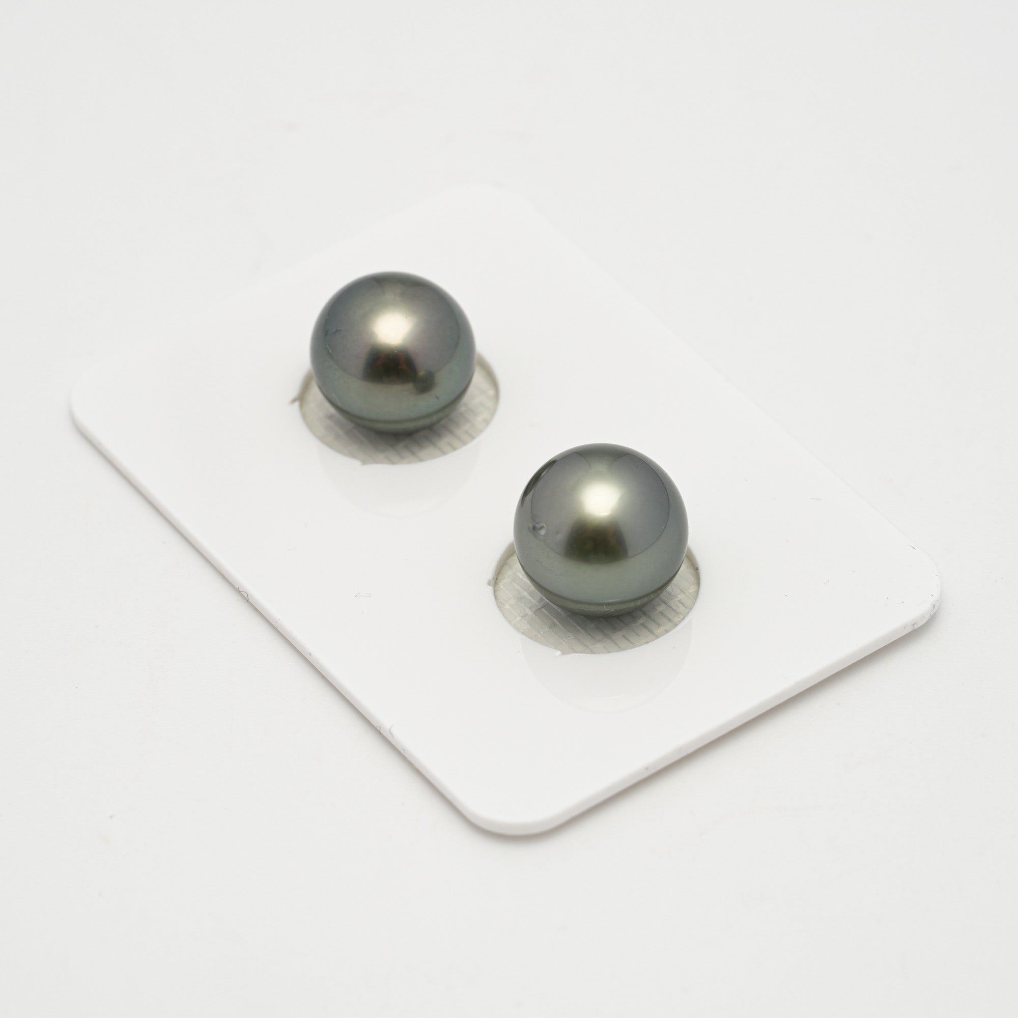 2pcs Green 10.3mm - NR AAA Quality Tahitian Pearl Pair ER1598 OR11
