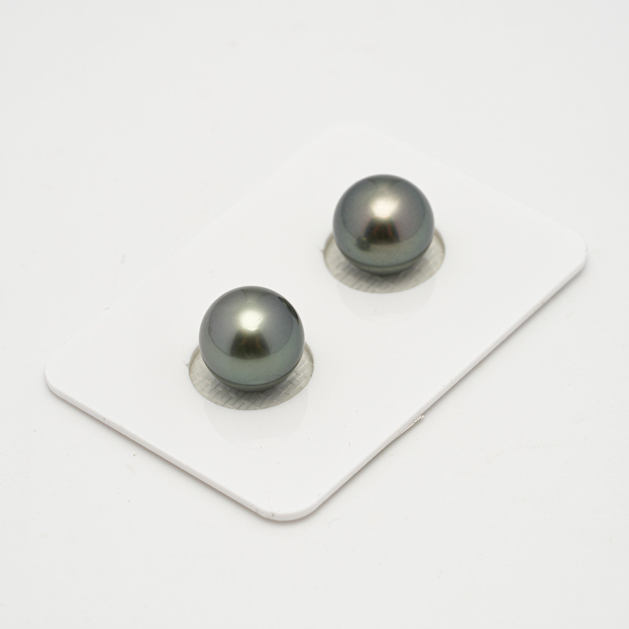 2pcs Green 10.3mm - NR AAA Quality Tahitian Pearl Pair ER1598 OR11