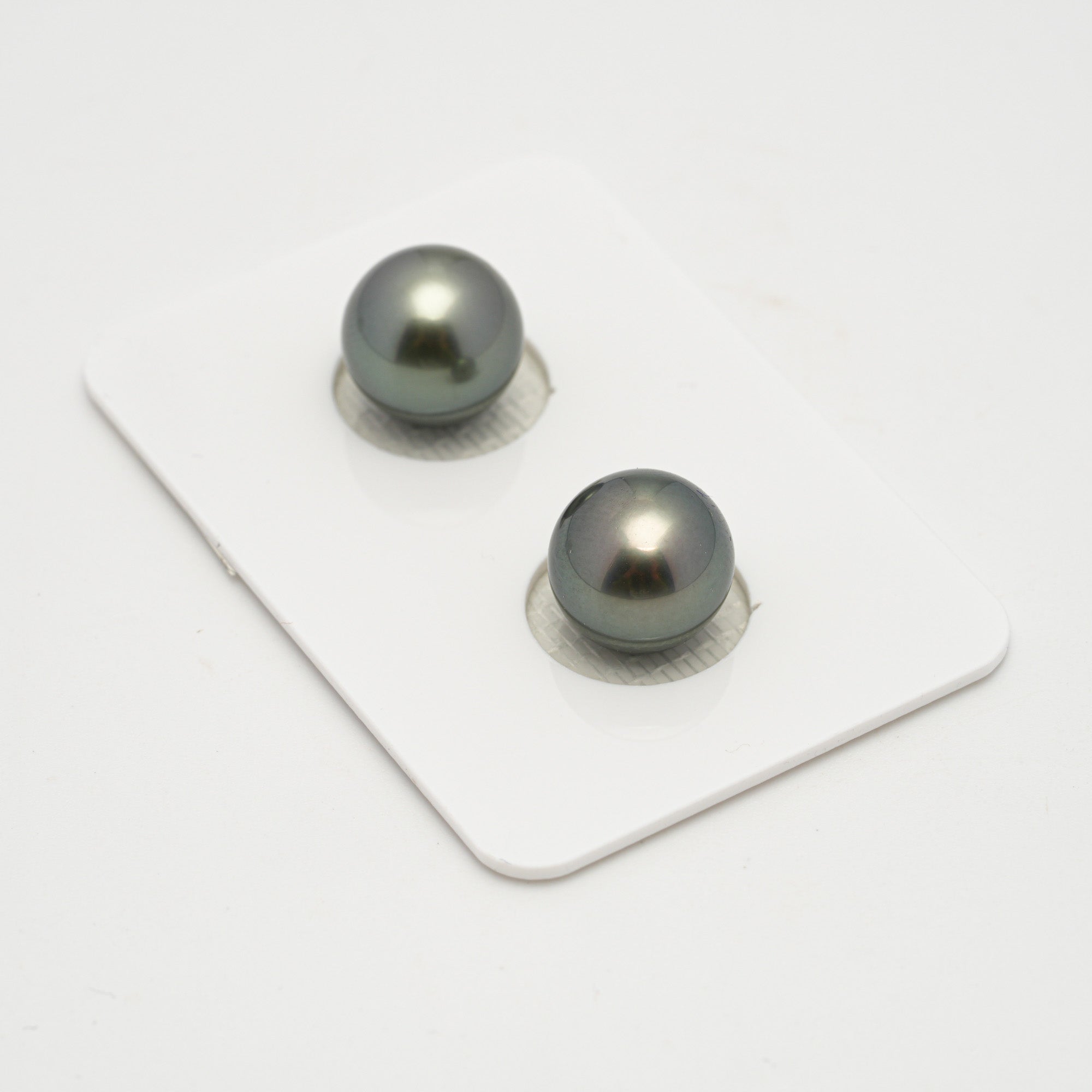 2pcs Green 10.3mm - NR AAA Quality Tahitian Pearl Pair ER1598 OR11