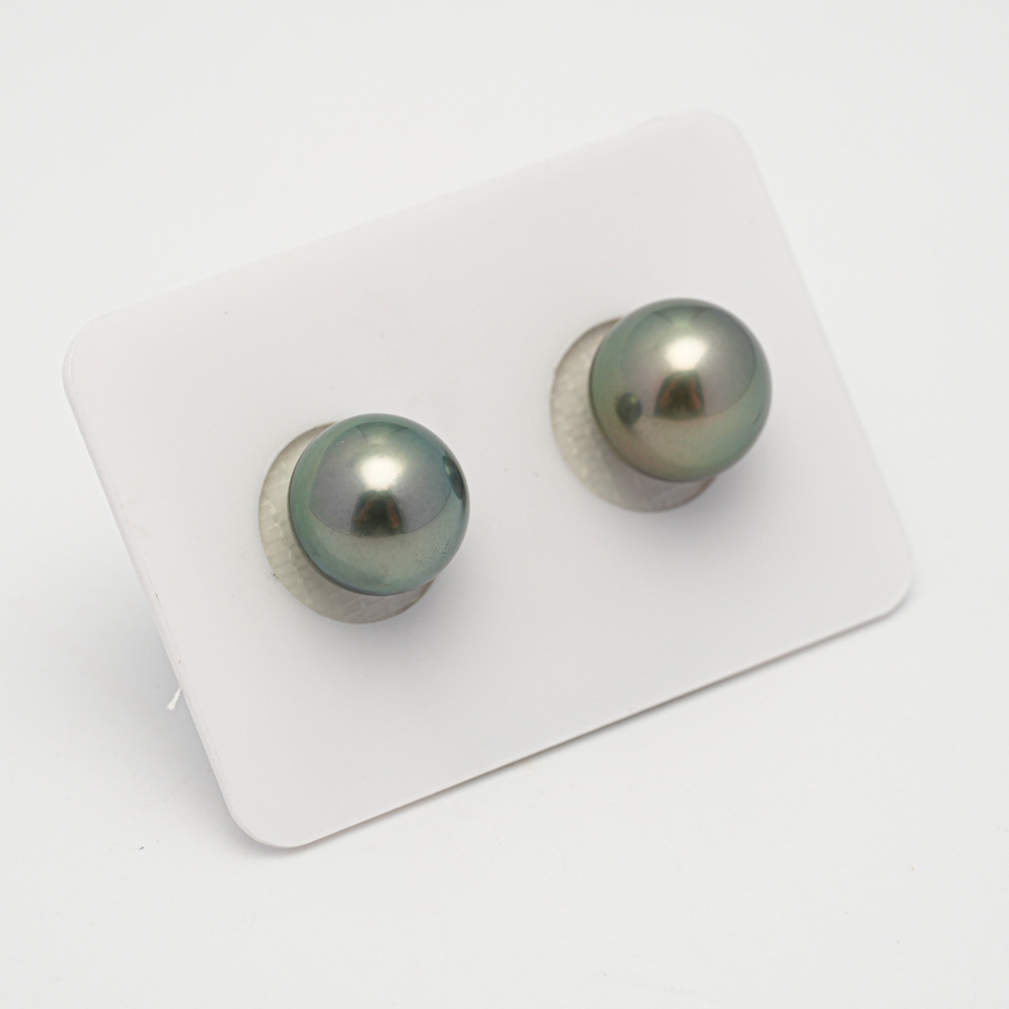 2pcs Green 10.9-11.3mm - SR/NR AAA Quality Tahitian Pearl Pair ER1615 OR11