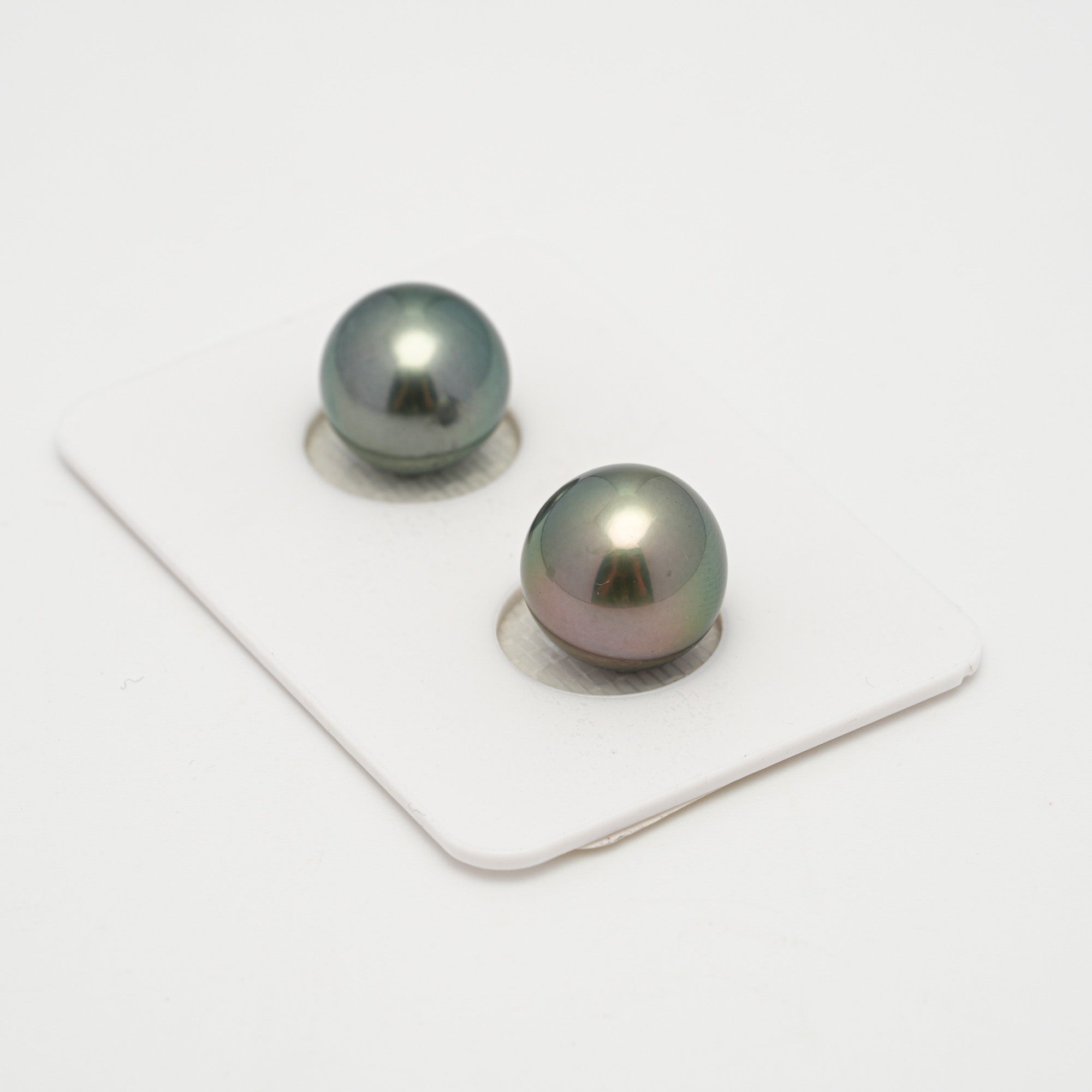 2pcs Green 10.9-11.3mm - SR/NR AAA Quality Tahitian Pearl Pair ER1615 OR11