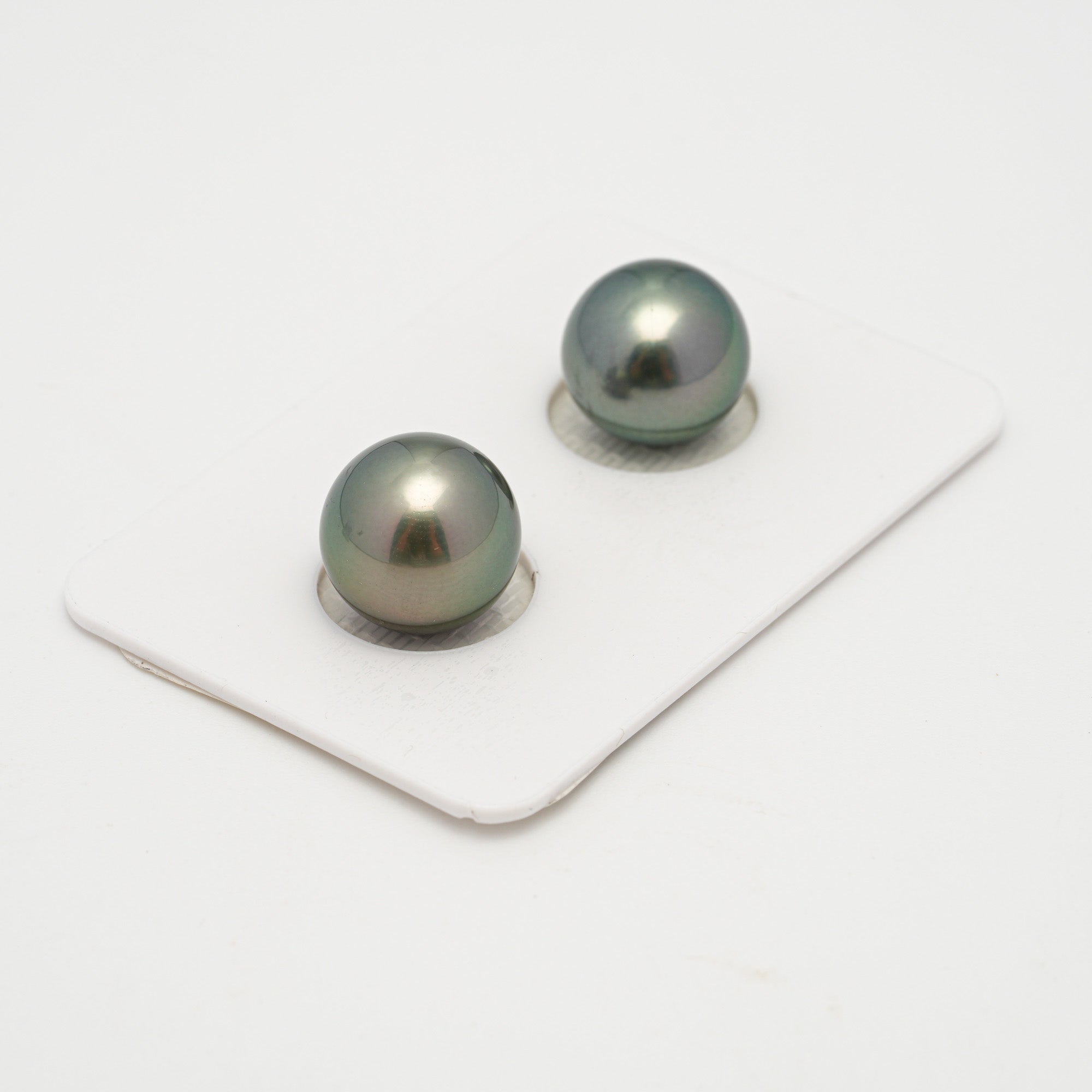 2pcs Green 10.9-11.3mm - SR/NR AAA Quality Tahitian Pearl Pair ER1615 OR11