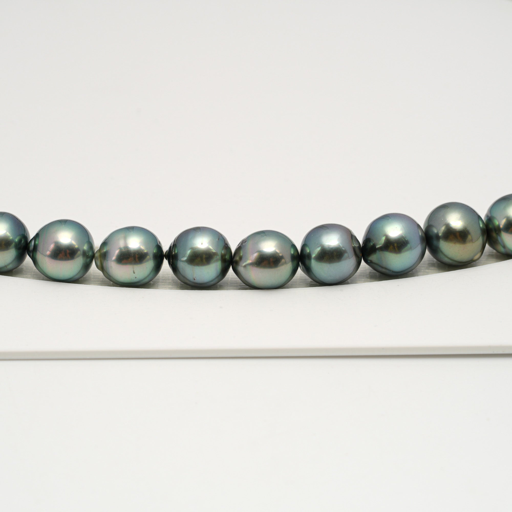 44pcs "High Luster" Green 8-11mm - SB AAA/AA Quality Tahitian Pearl Necklace NL1620 HL3
