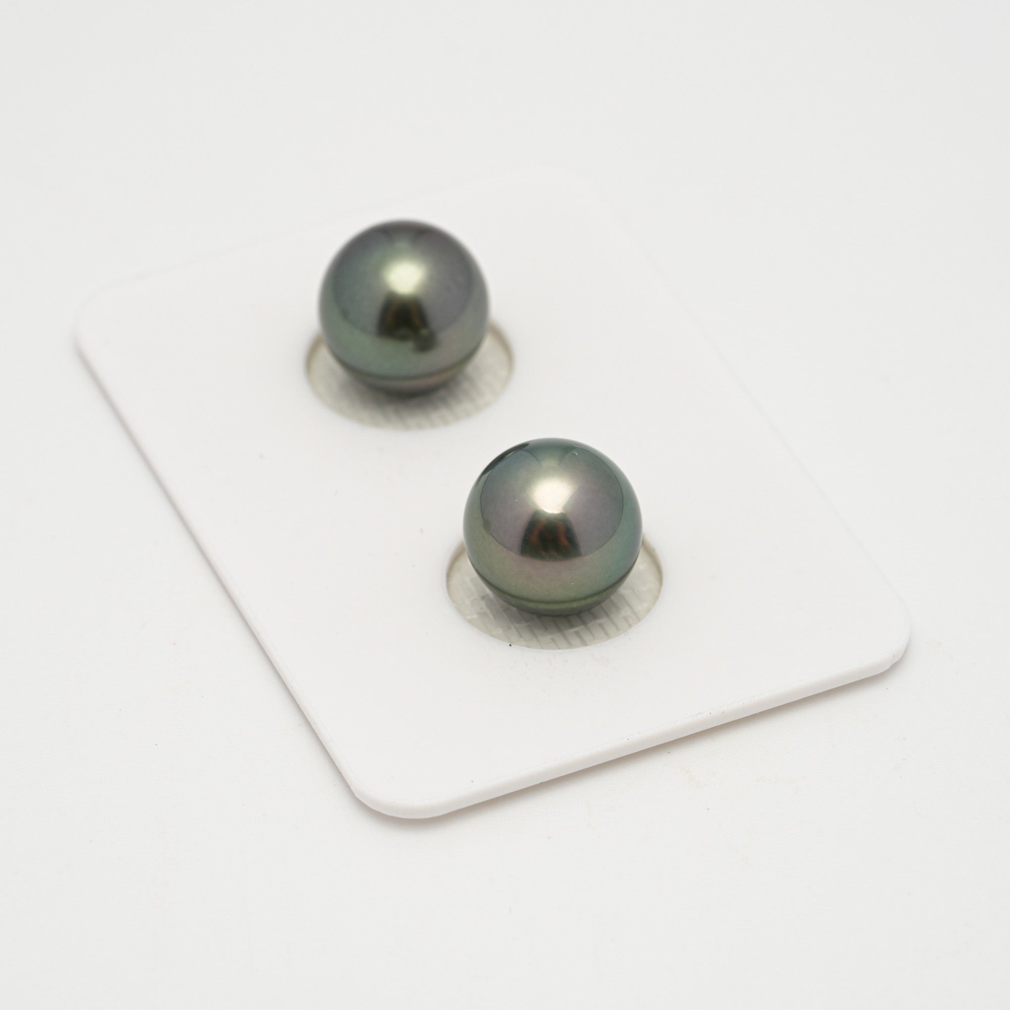 2pcs Green 10.1-10.2mm - SR AAA Quality Tahitian Pearl Pair ER1611 OR11