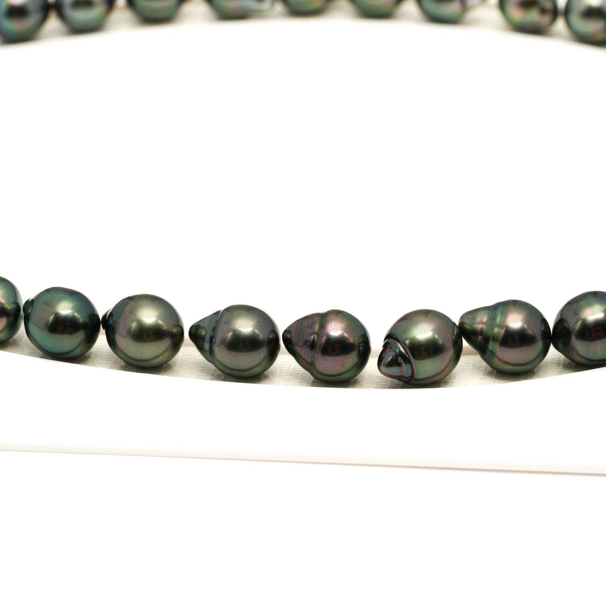 37pcs Green 8-11mm - SB AAA/TOP Quality Tahitian Pearl Necklace NL1786 LP2