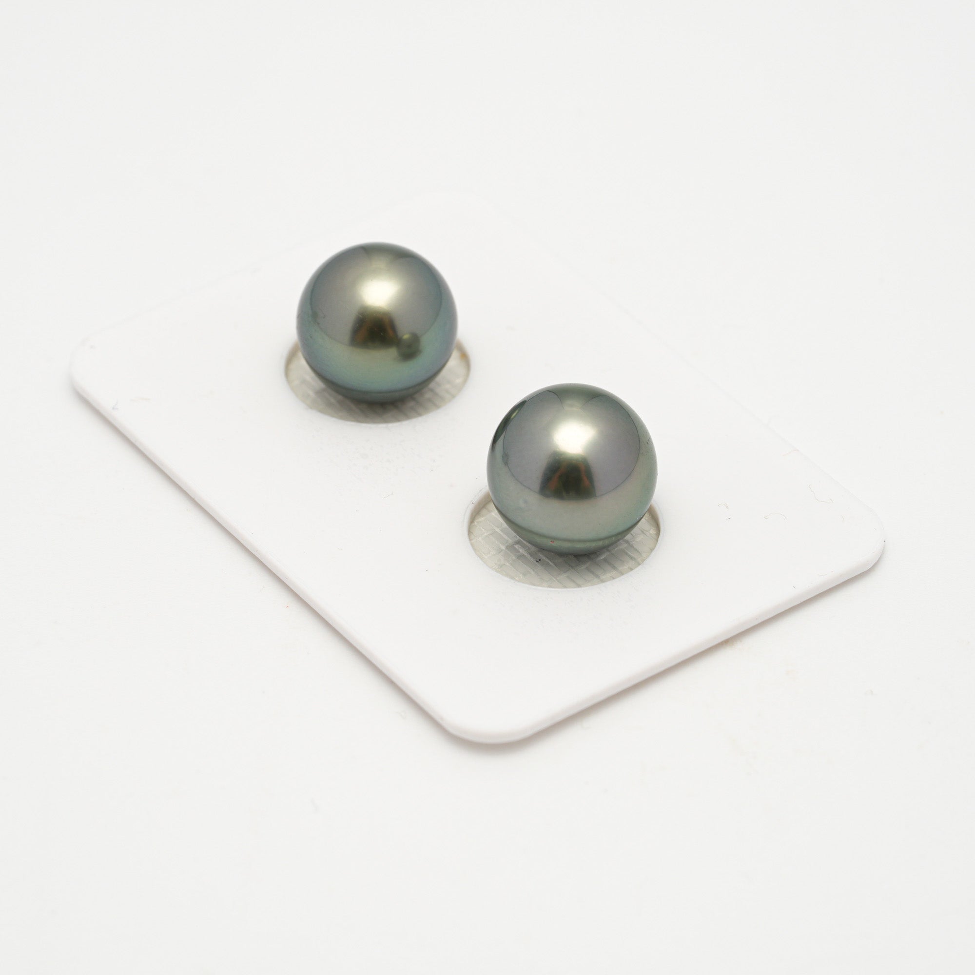 2pcs Green 10.6-10.9mm - SR AAA Quality Tahitian Pearl Pair ER1626 OR11