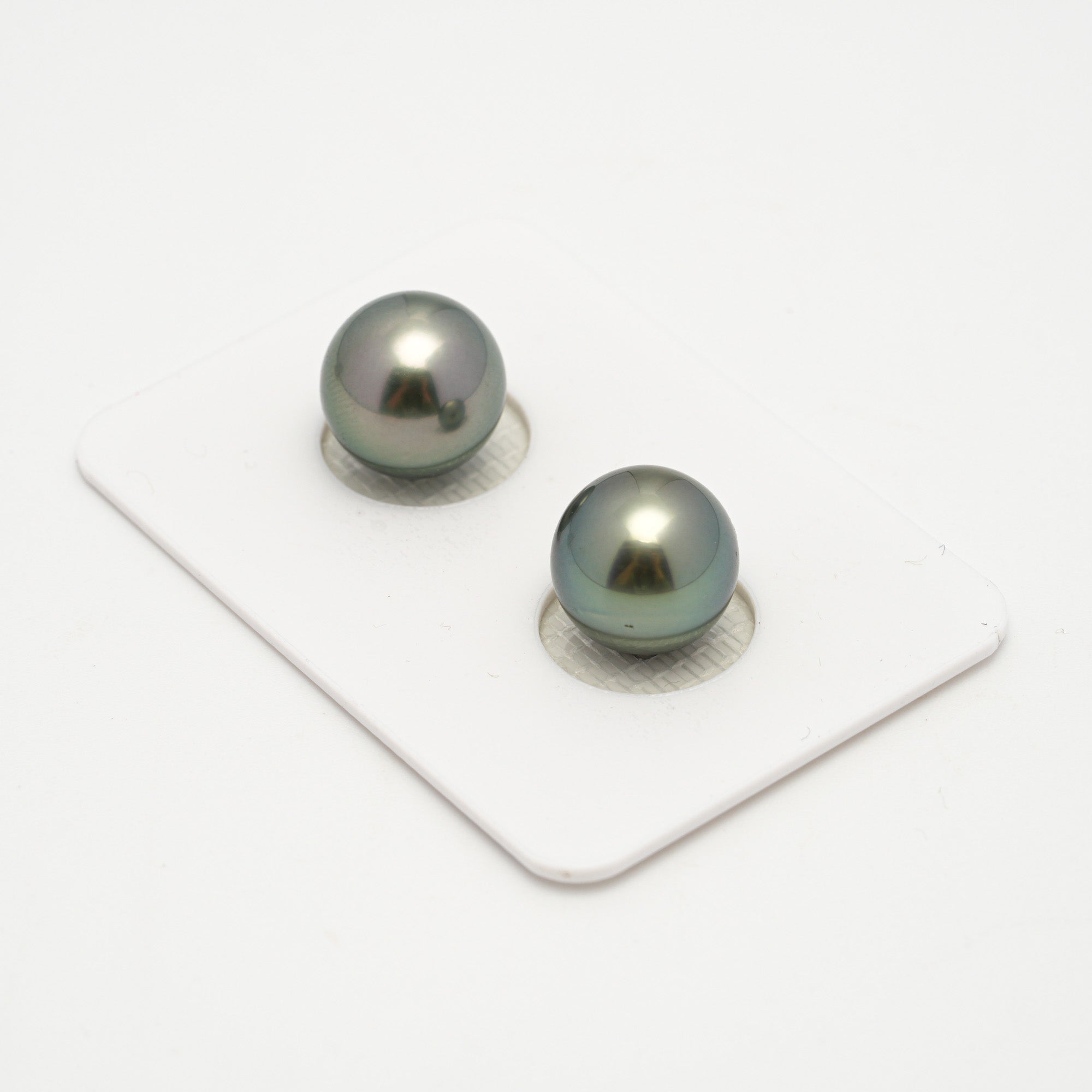 2pcs Green 10.6-10.9mm - SR AAA Quality Tahitian Pearl Pair ER1626 OR11
