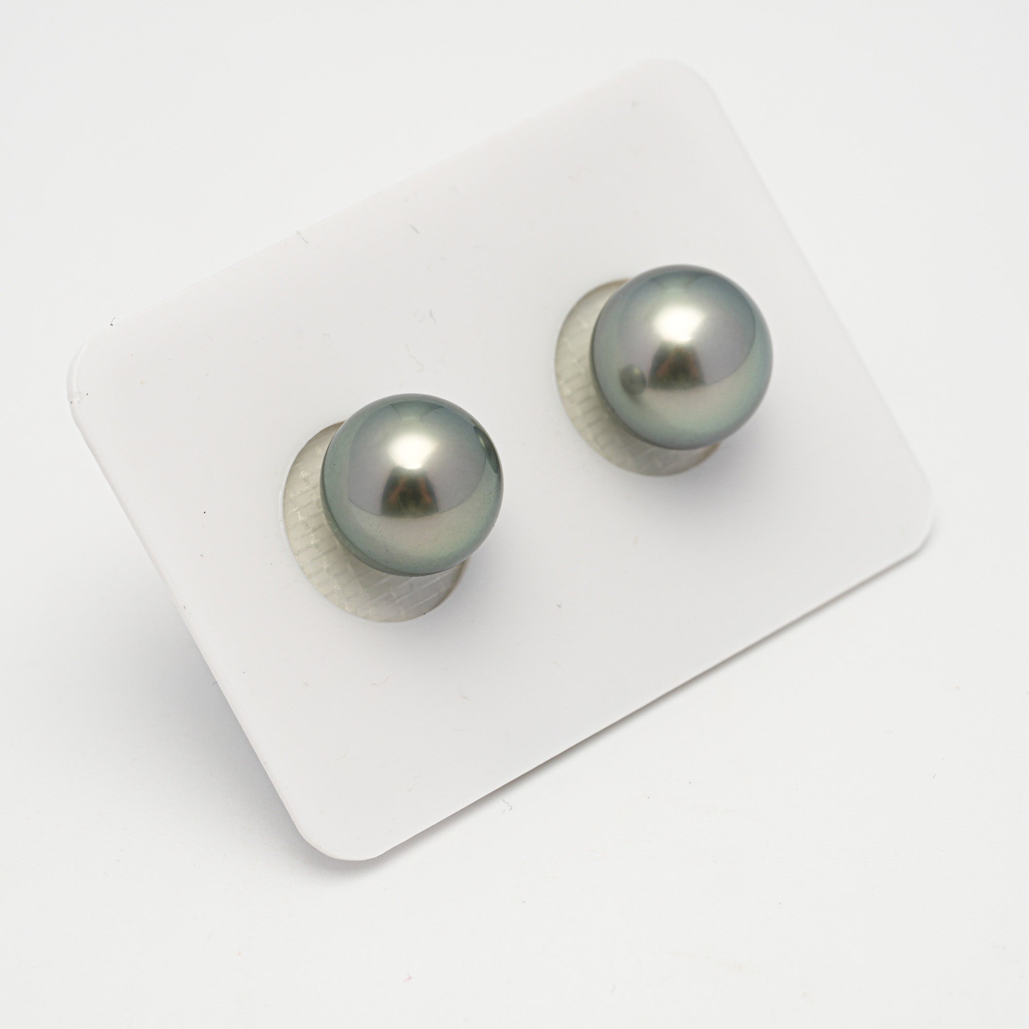 2pcs Light Green 10.5-11mm - RSR AAA Quality Tahitian Pearl Pair ER1625 OR11