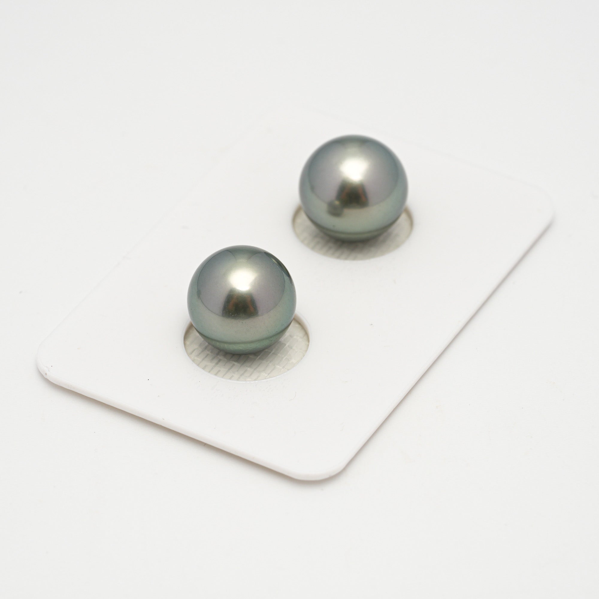 2pcs Light Green 10.5-11mm - RSR AAA Quality Tahitian Pearl Pair ER1625 OR11