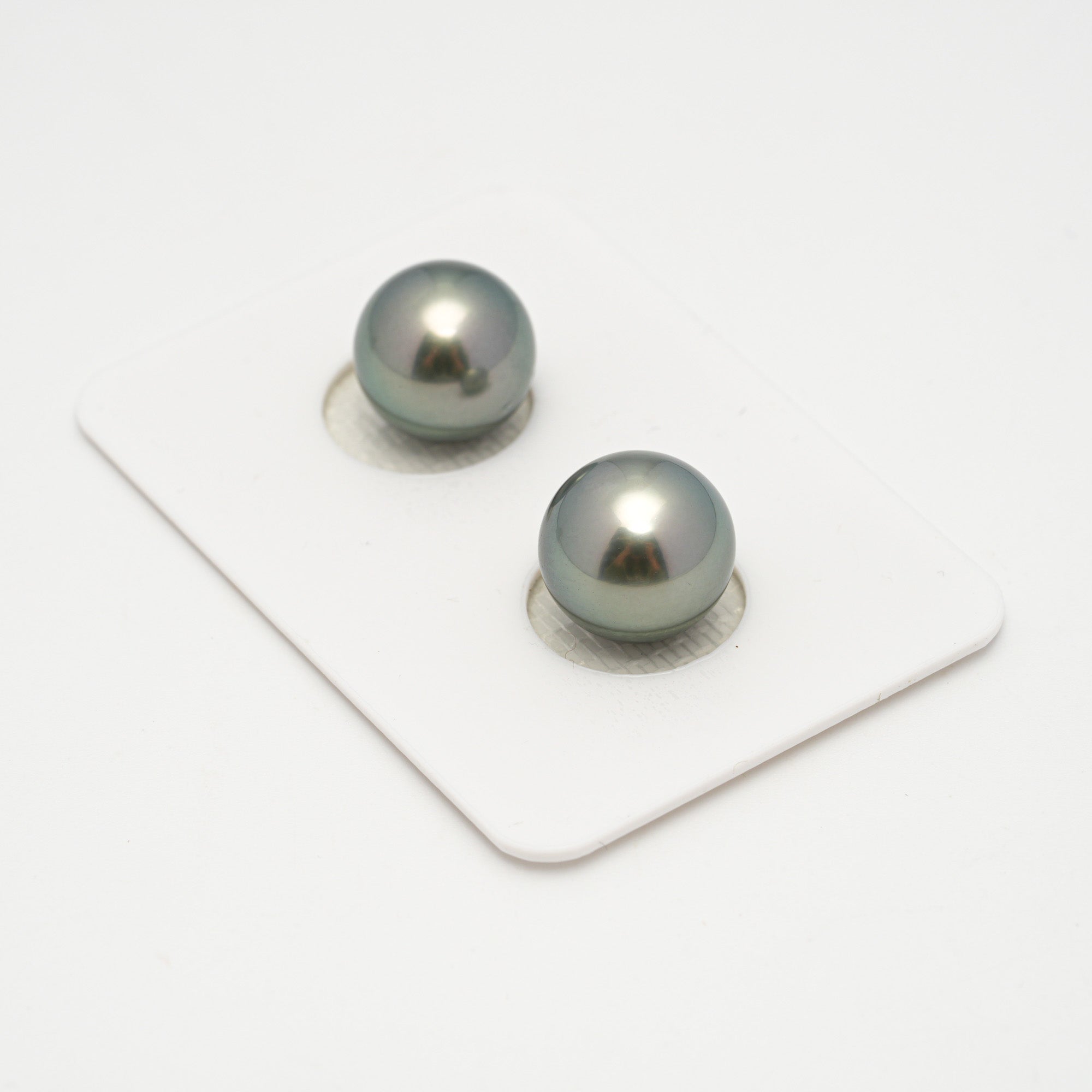 2pcs Light Green 10.5-11mm - RSR AAA Quality Tahitian Pearl Pair ER1625 OR11