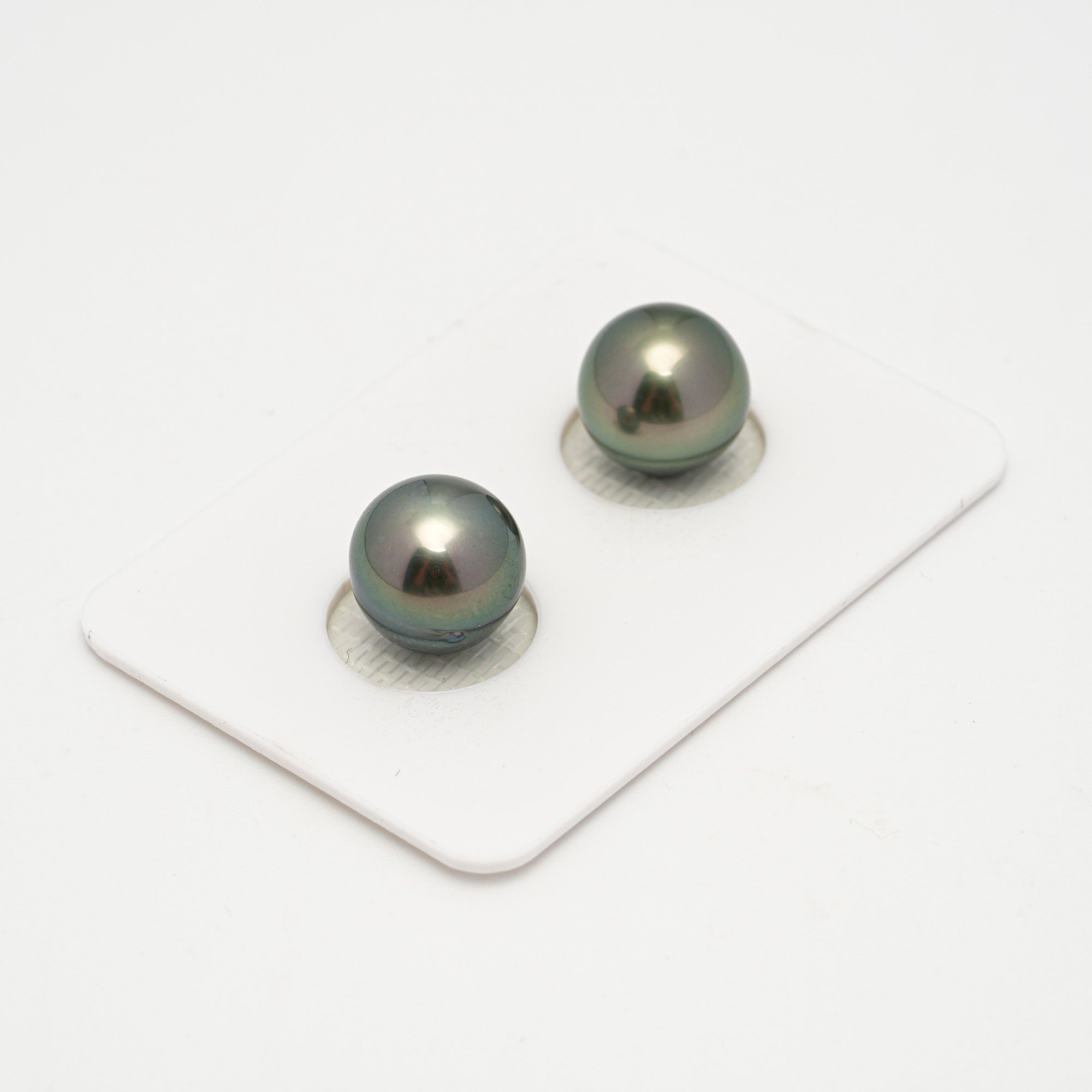 2pcs Green 10.2-10.3mm - NR AAA Quality Tahitian Pearl Pair ER1628 OR11
