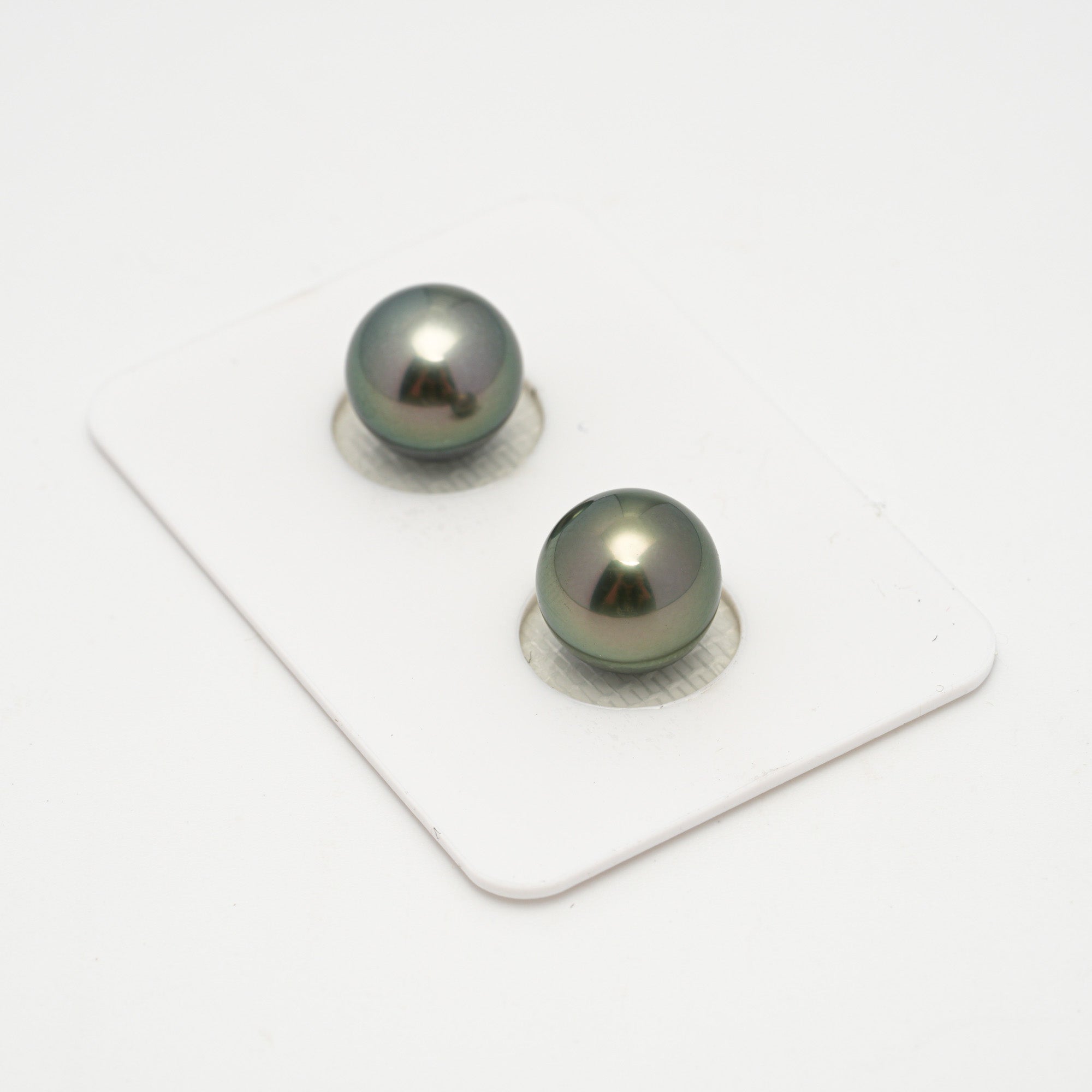 2pcs Green 10.2-10.3mm - NR AAA Quality Tahitian Pearl Pair ER1628 OR11