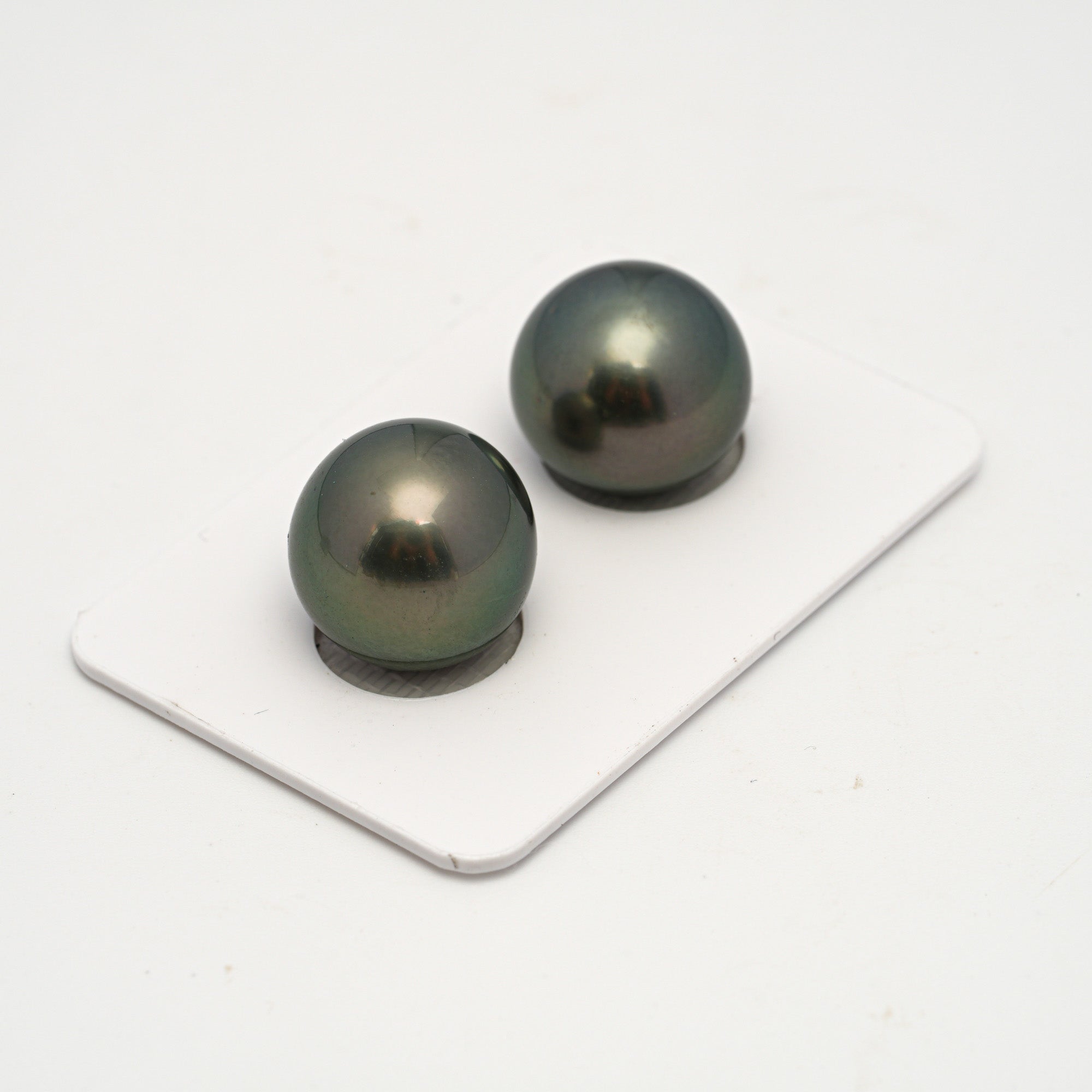 2pcs Green 14-14.3mm - SR AAA/AA Quality Tahitian Pearl Pair ER1706 HL4