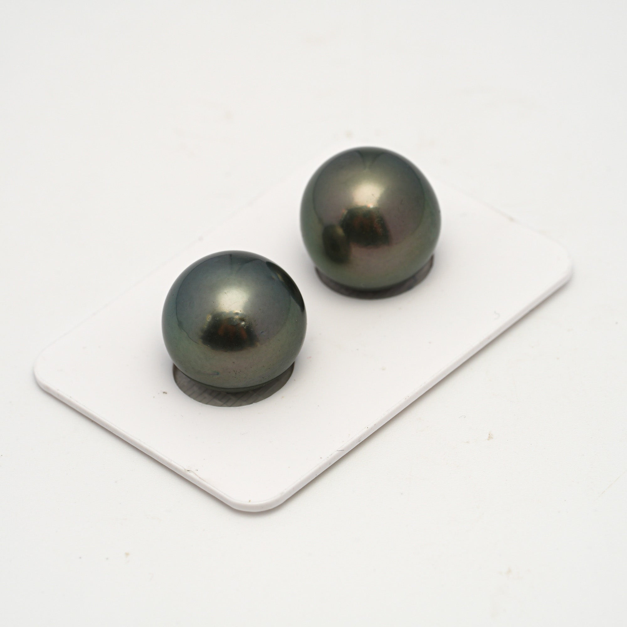 2pcs Green 14-14.3mm - SR AAA/AA Quality Tahitian Pearl Pair ER1706 HL4