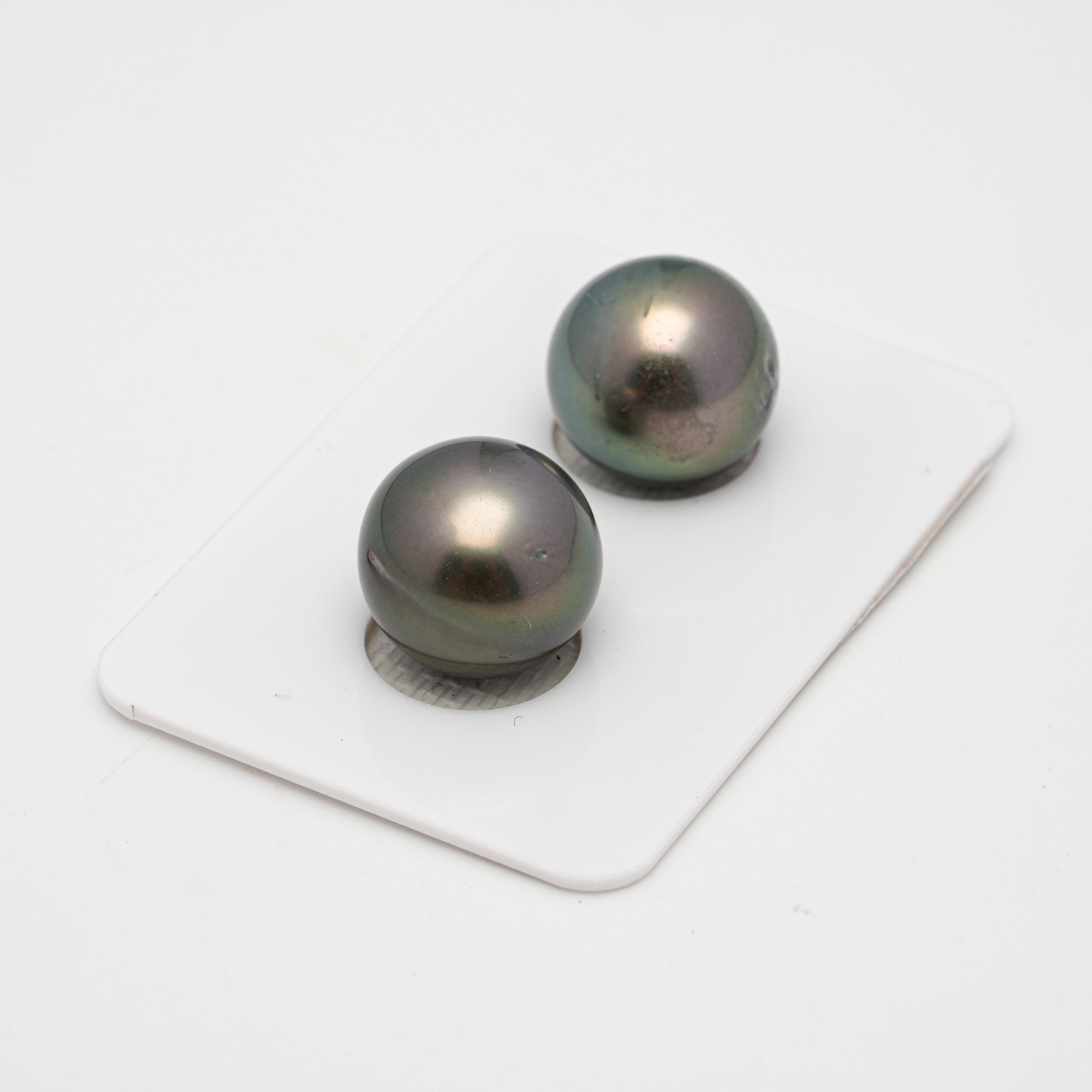 2pcs Green 13.5-13.7mm - SR/NR AAA/AA Quality Tahitian Pearl Pair ER1448 OR6