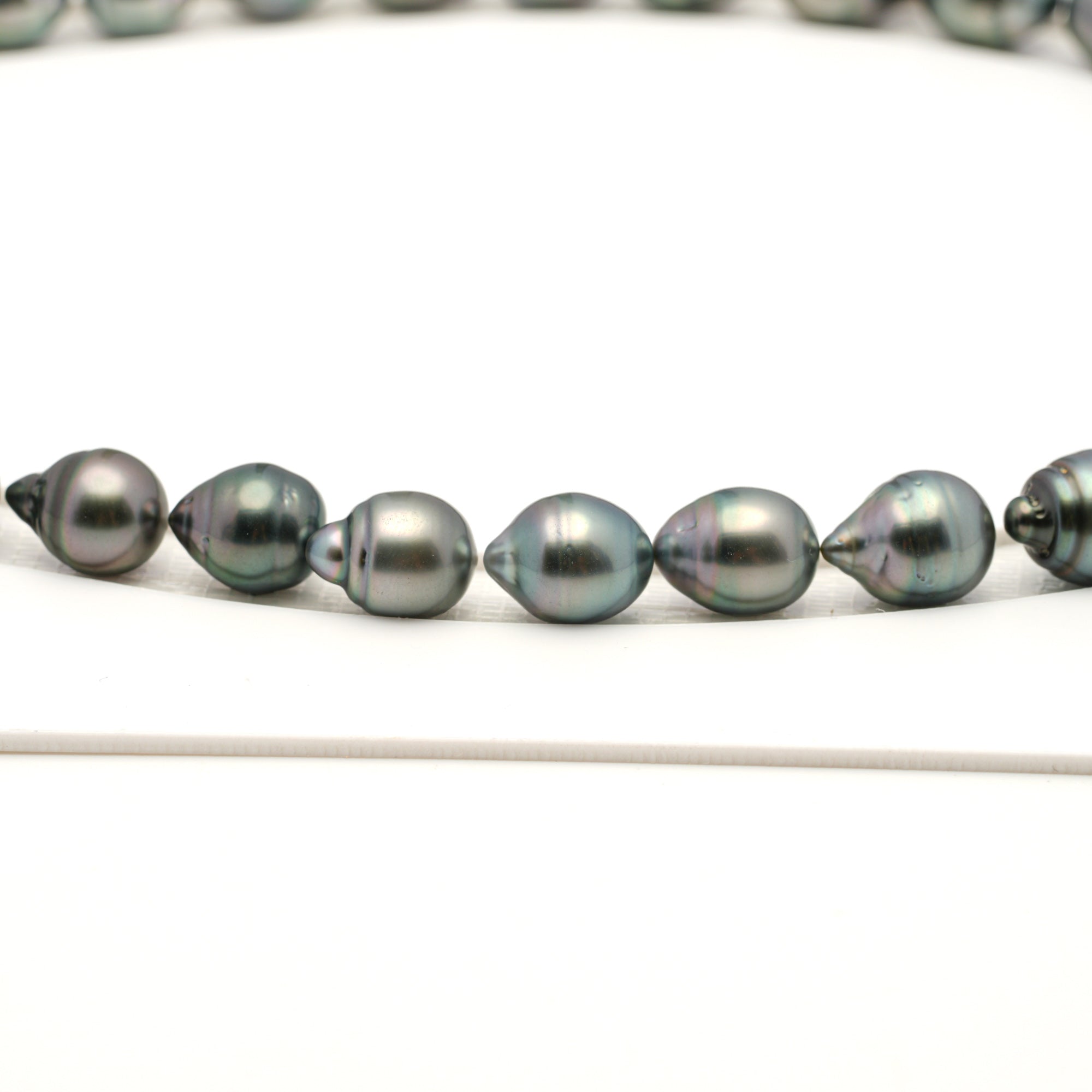 35pcs Light Green 8-11mm - SB/CL AAA Quality Tahitian Pearl Necklace NL1793 LP4