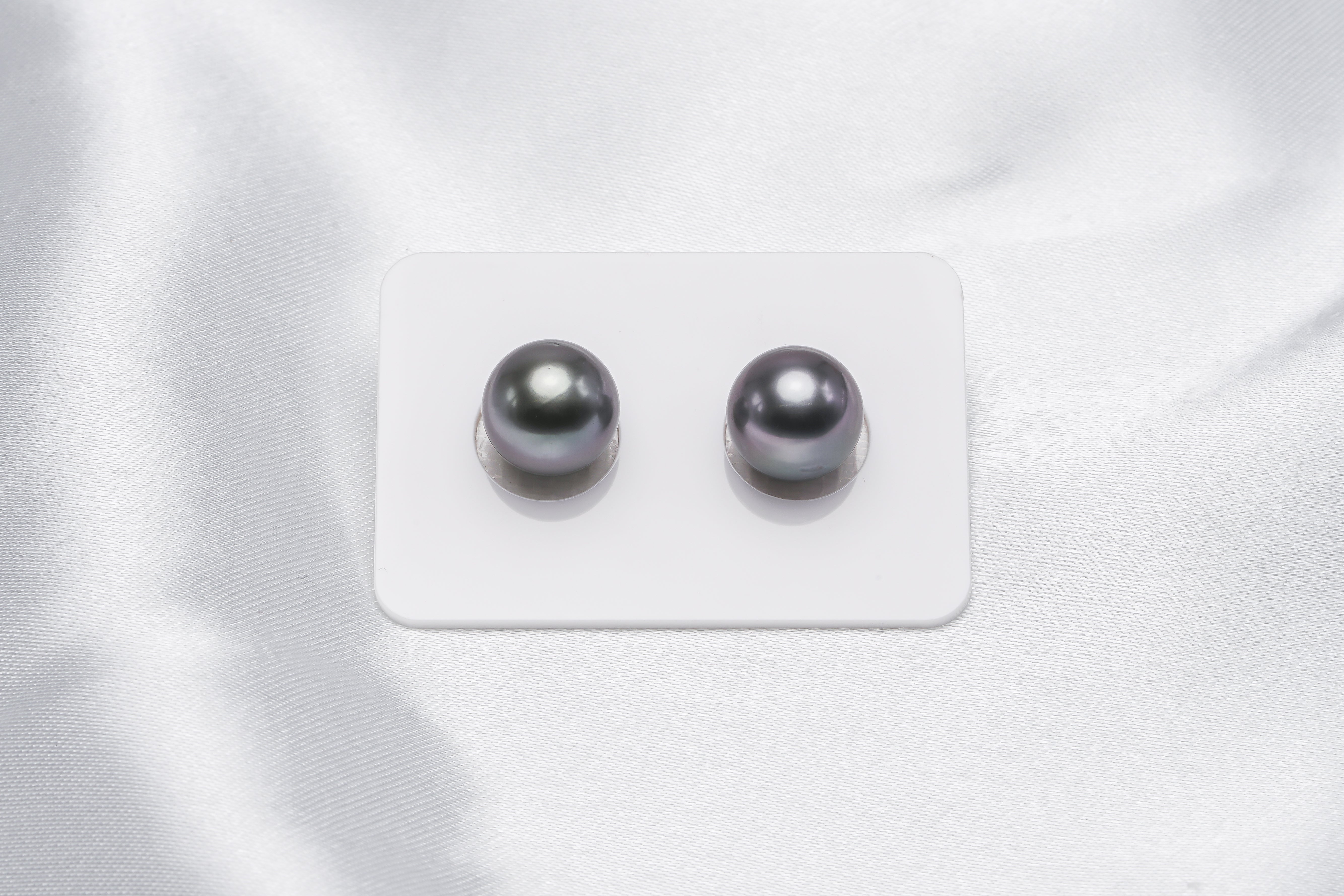 Purple Matched Pair - Round 11mm AA quality Tahitian Pearl - Loose Pearl jewelry wholesale