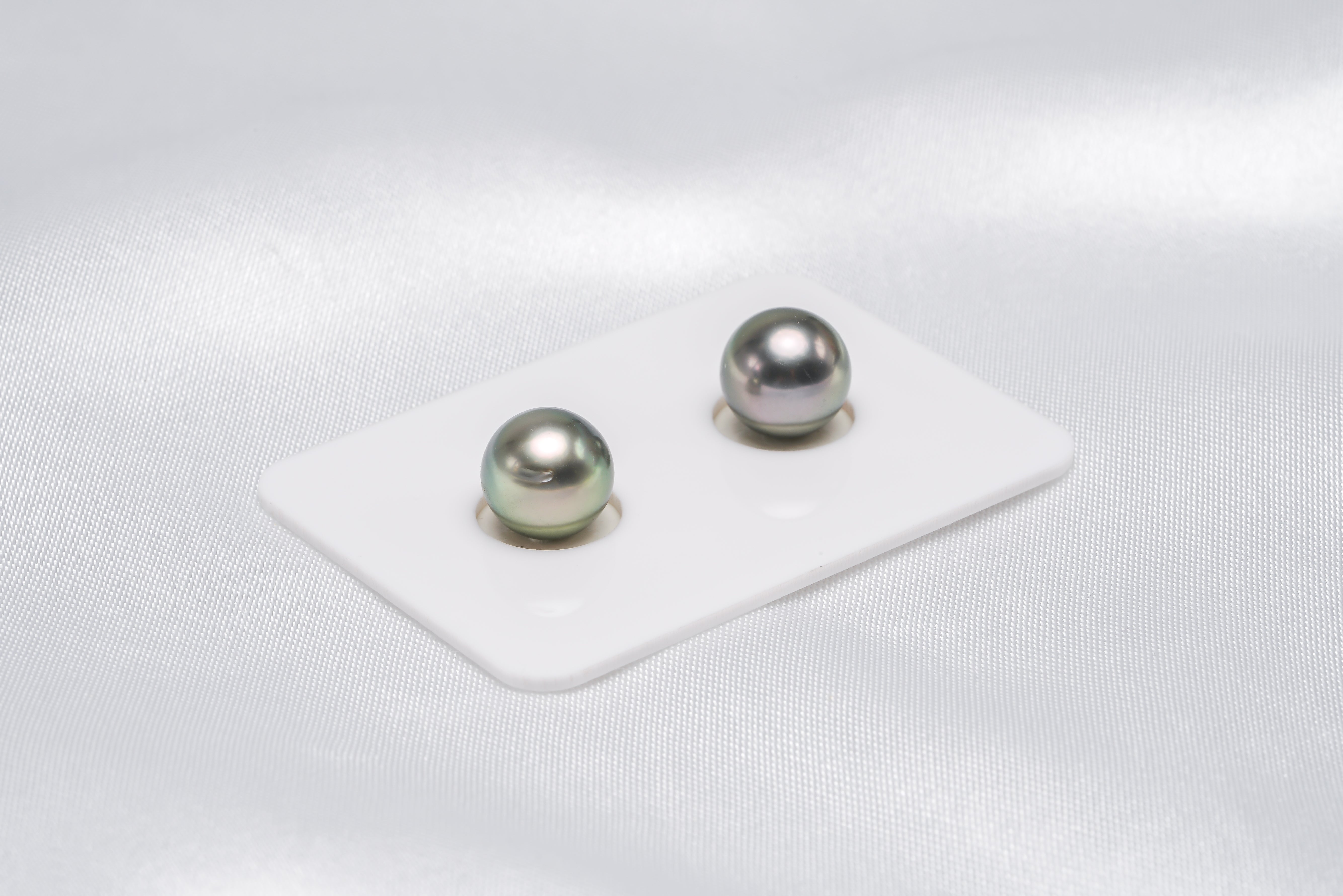 Shinny Green Matched Pair - Semi-Round 9mm AAA/AA quality Tahitian Pearl - Loose Pearl jewelry wholesale