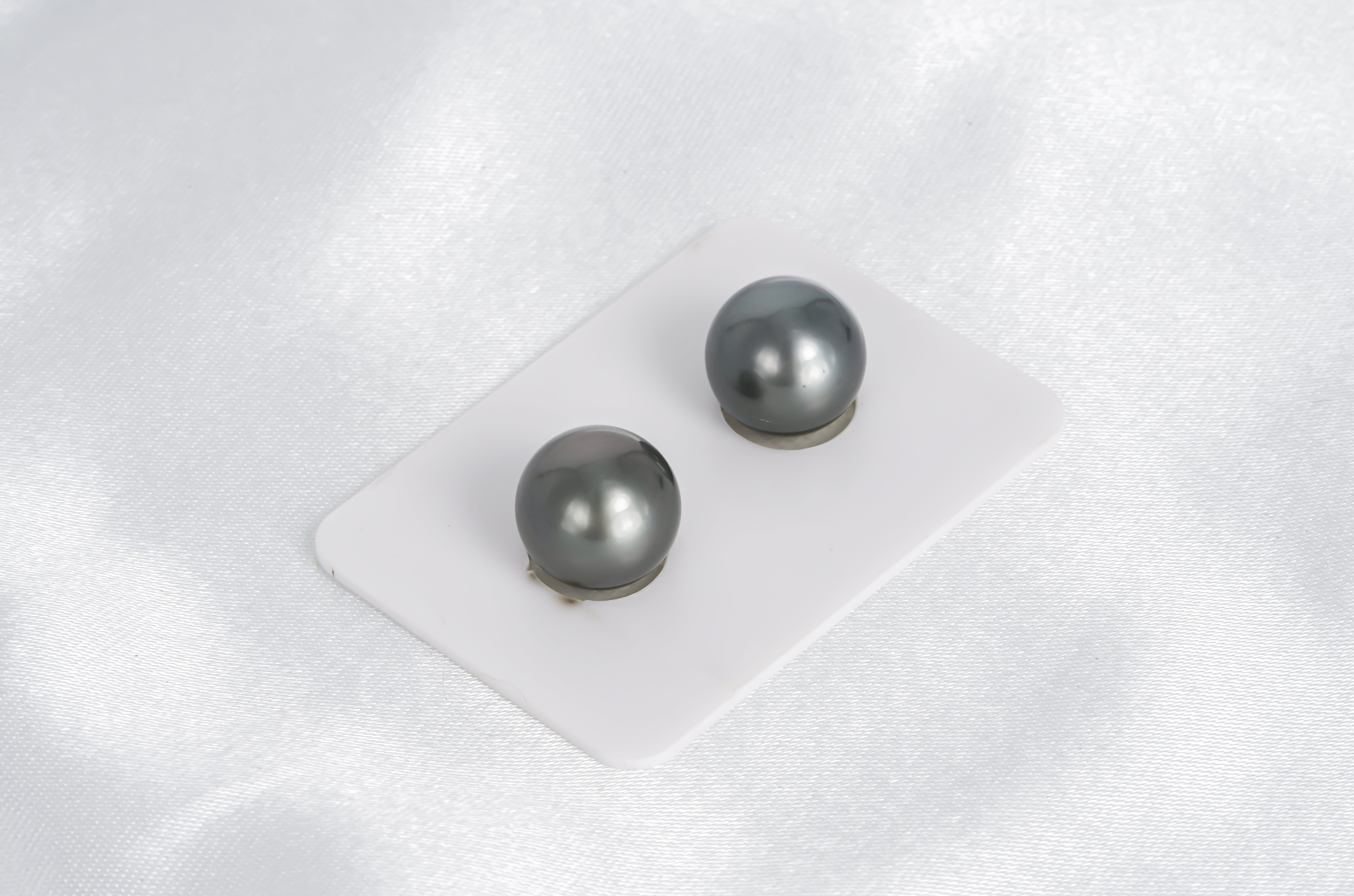 Grey Matched Pair - Round 12mm AAA/AA quality Tahitian Pearl - Loose Pearl jewelry wholesale