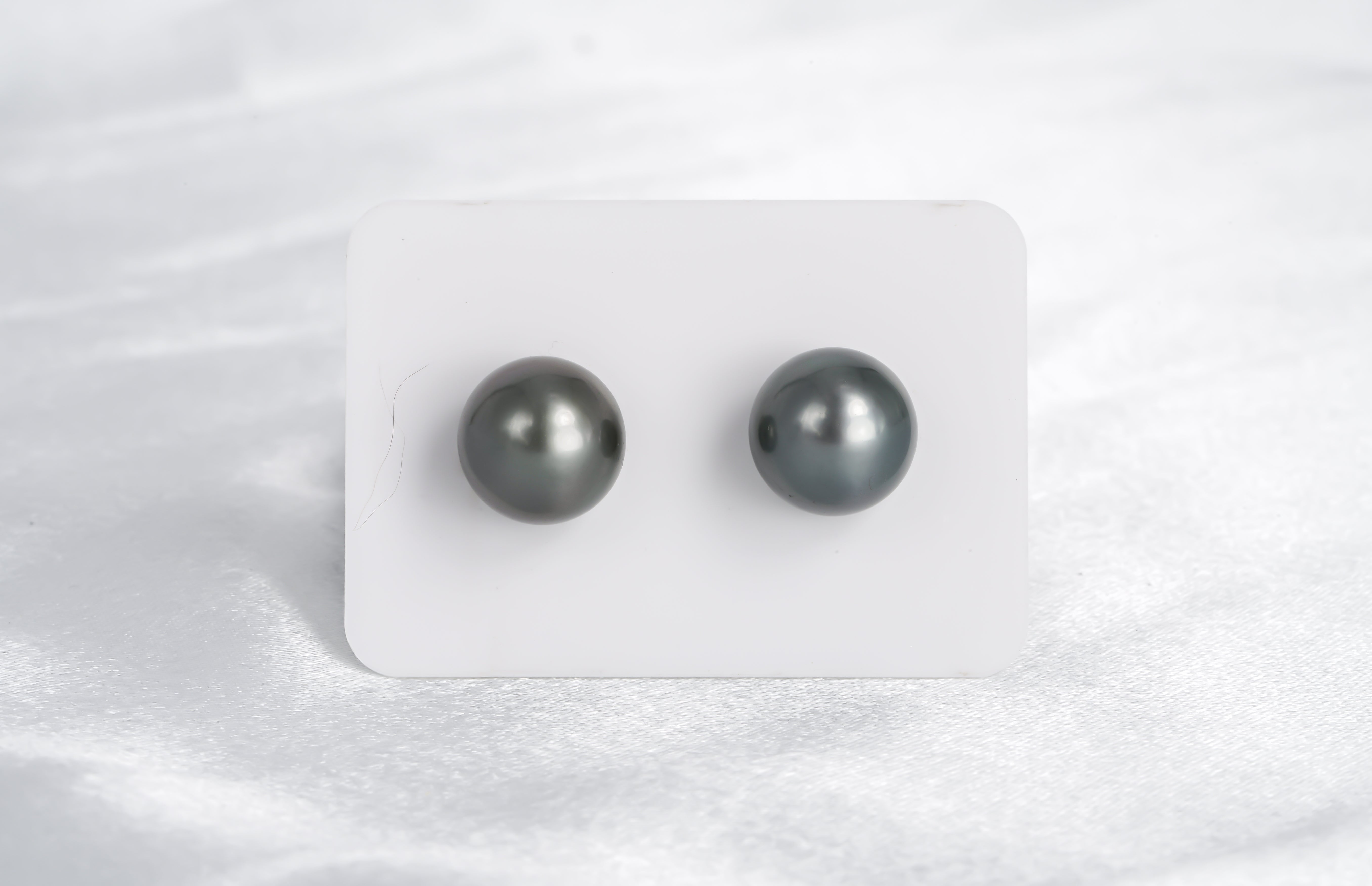 Grey Matched Pair - Round 12mm AAA/AA quality Tahitian Pearl - Loose Pearl jewelry wholesale