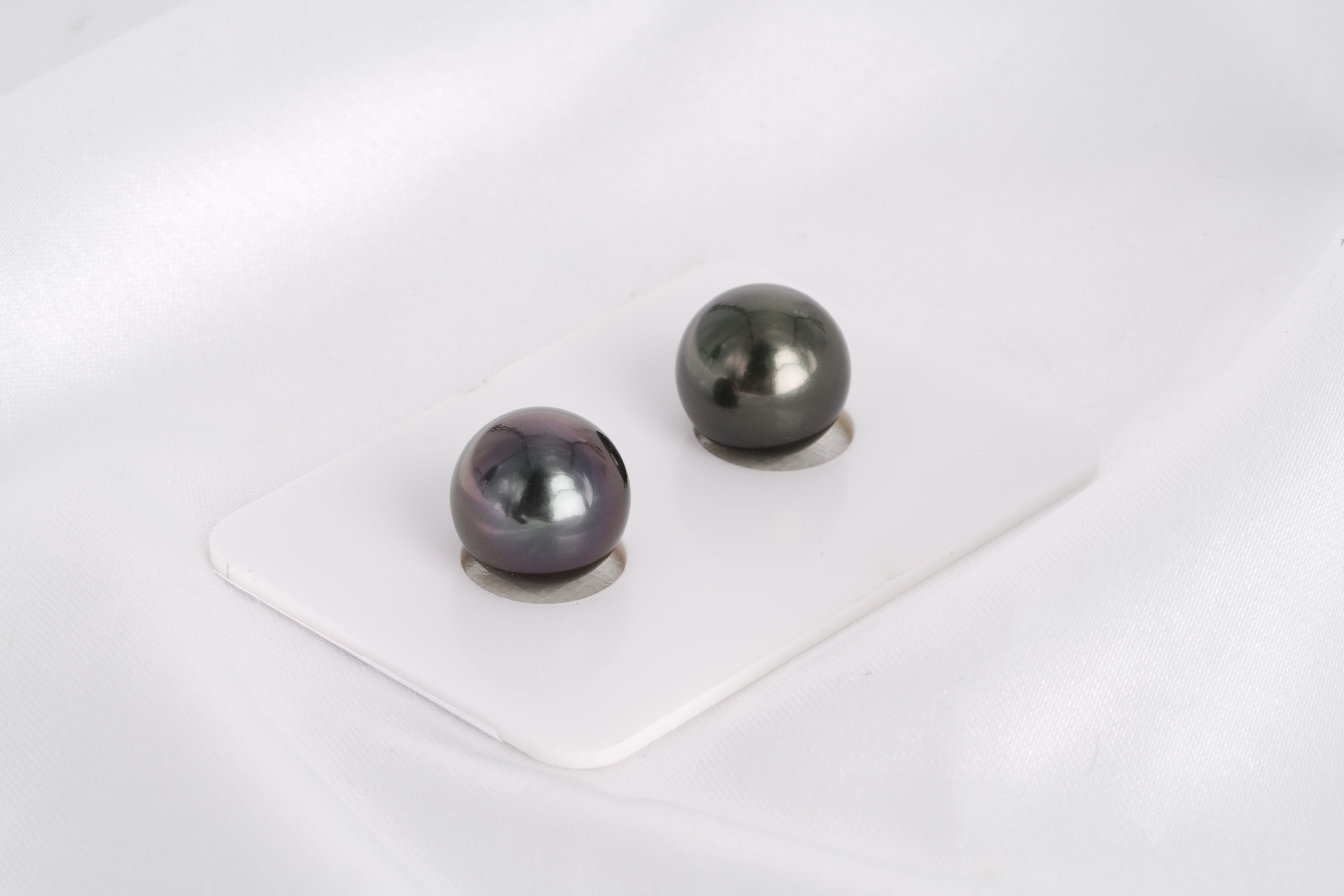 Dark Matched Pair - Round 11mm AAA quality Tahitian Pearl - Loose Pearl jewelry wholesale