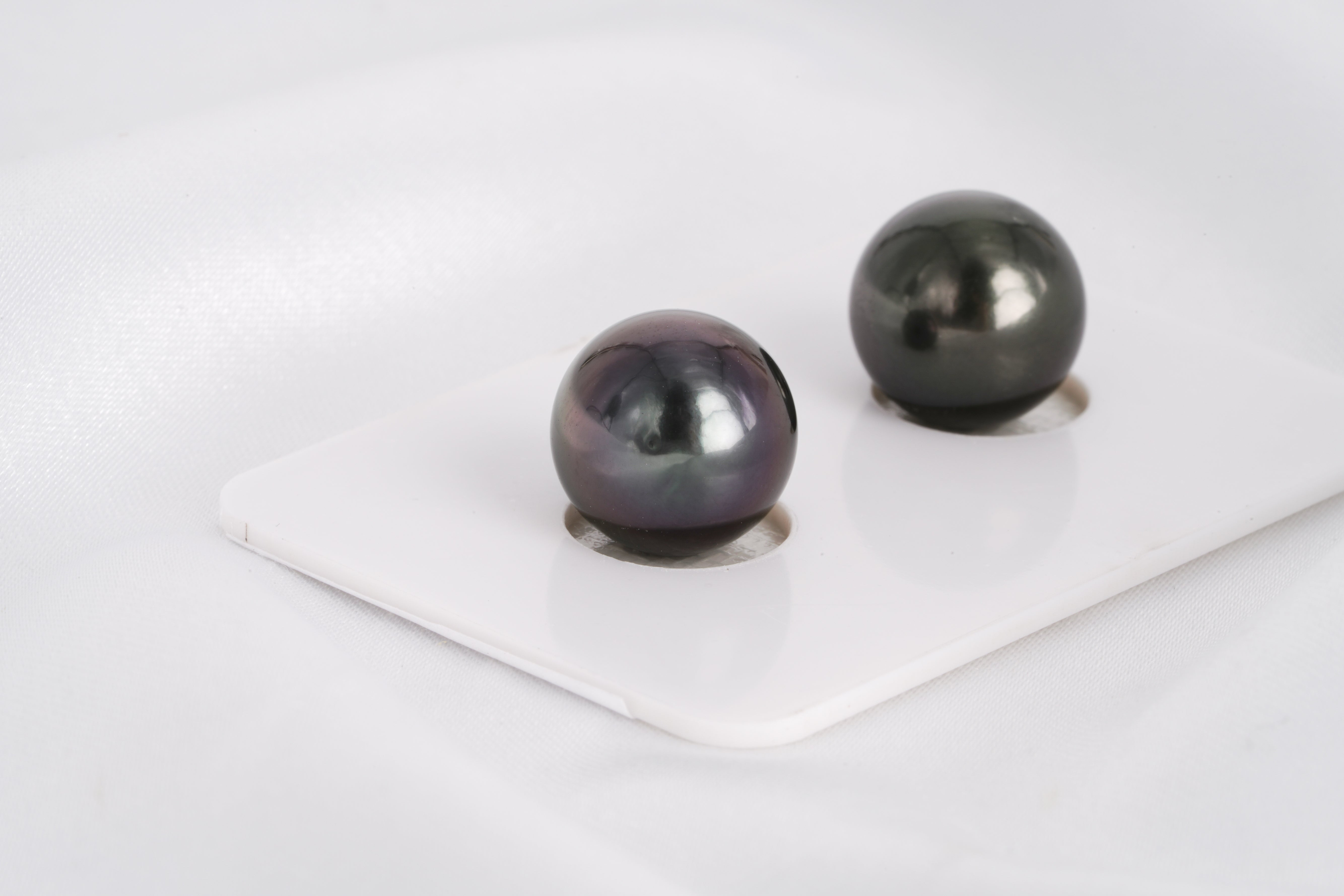 Dark Matched Pair - Round 11mm AAA quality Tahitian Pearl - Loose Pearl jewelry wholesale