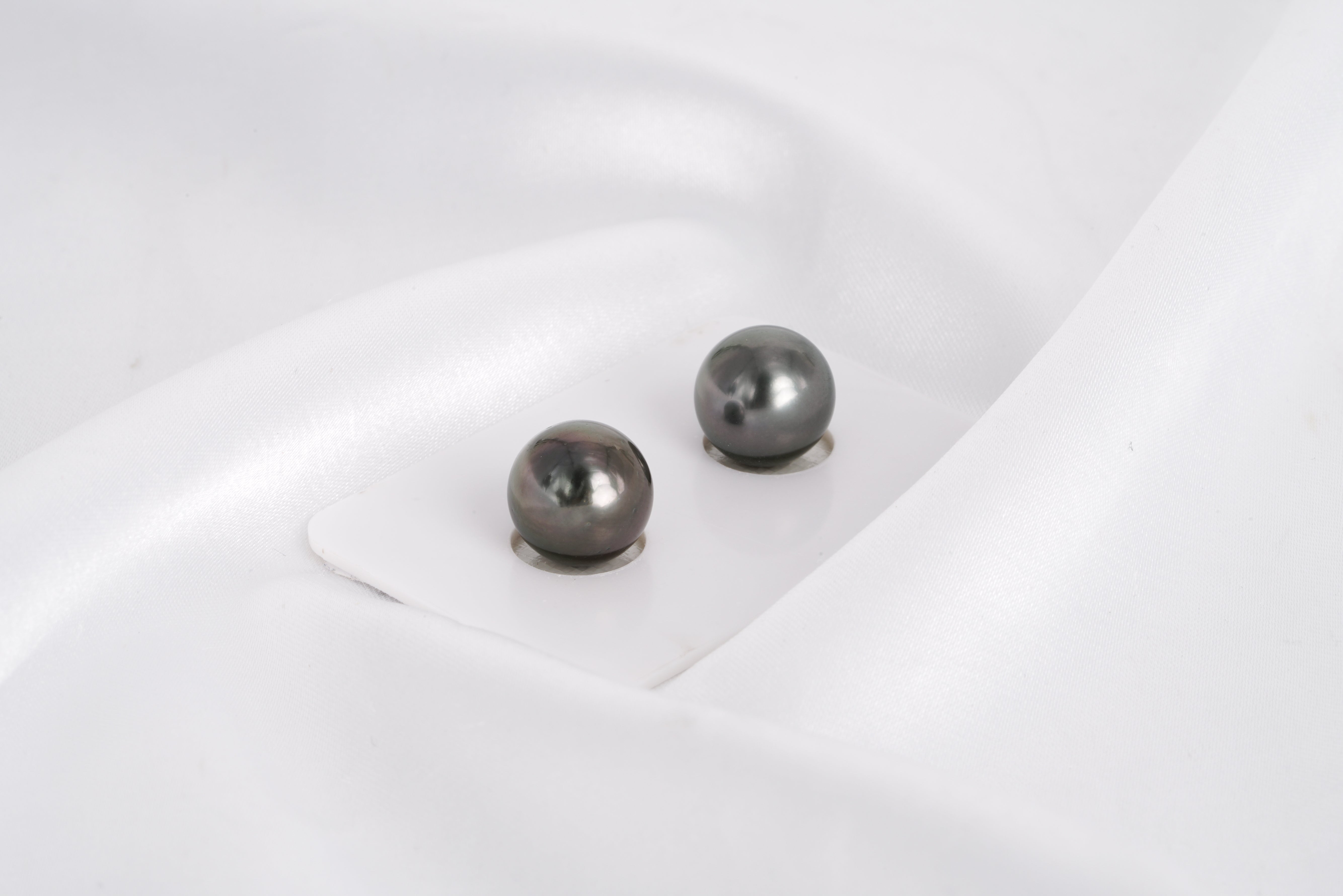 Dark Green Matched Pair - Round 11.1mm AAA quality Tahitian Pearl - Loose Pearl jewelry wholesale