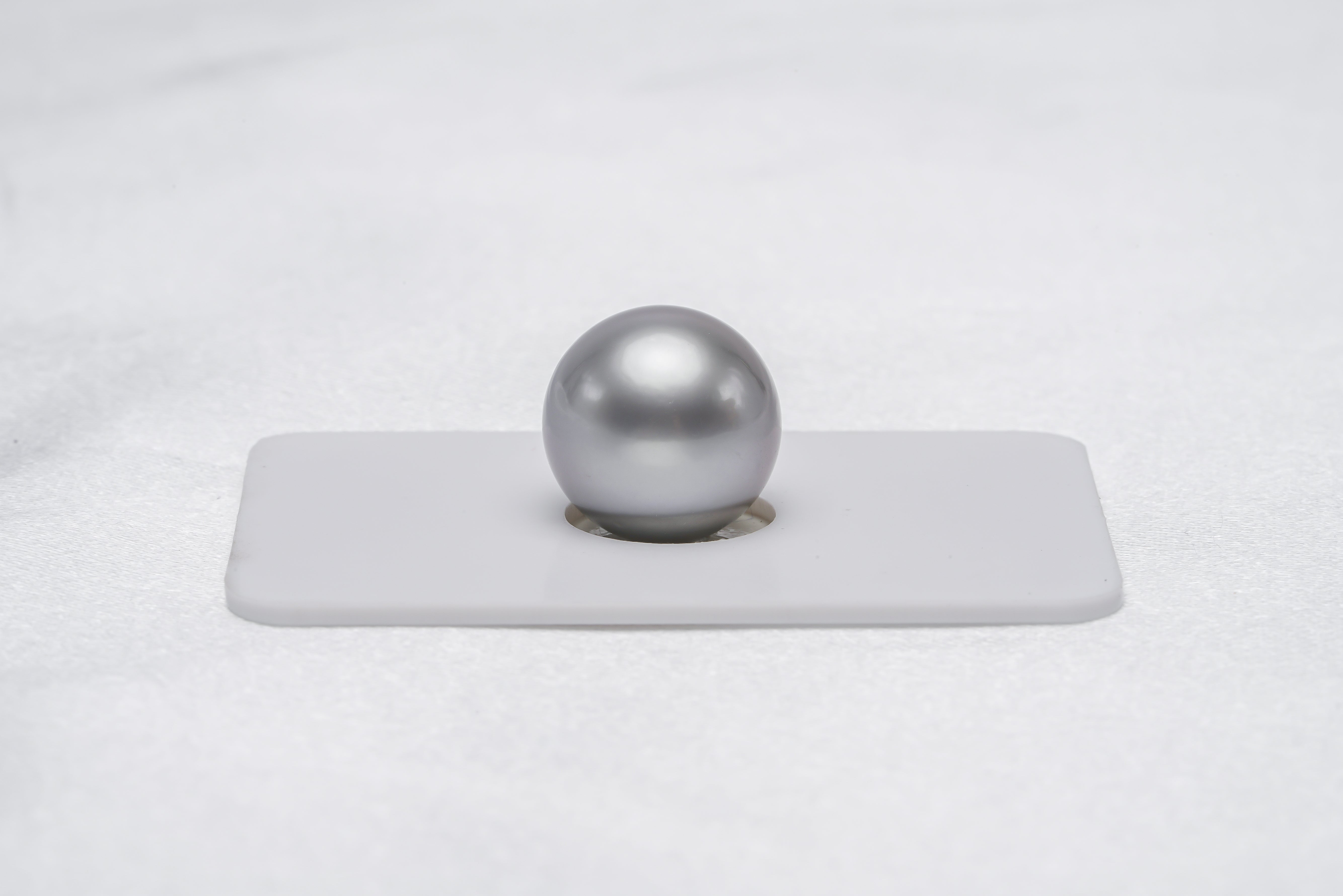 Grey Single Pearl - Round 13.7mm AAA quality Tahitian Pearl - Loose Pearl jewelry wholesale