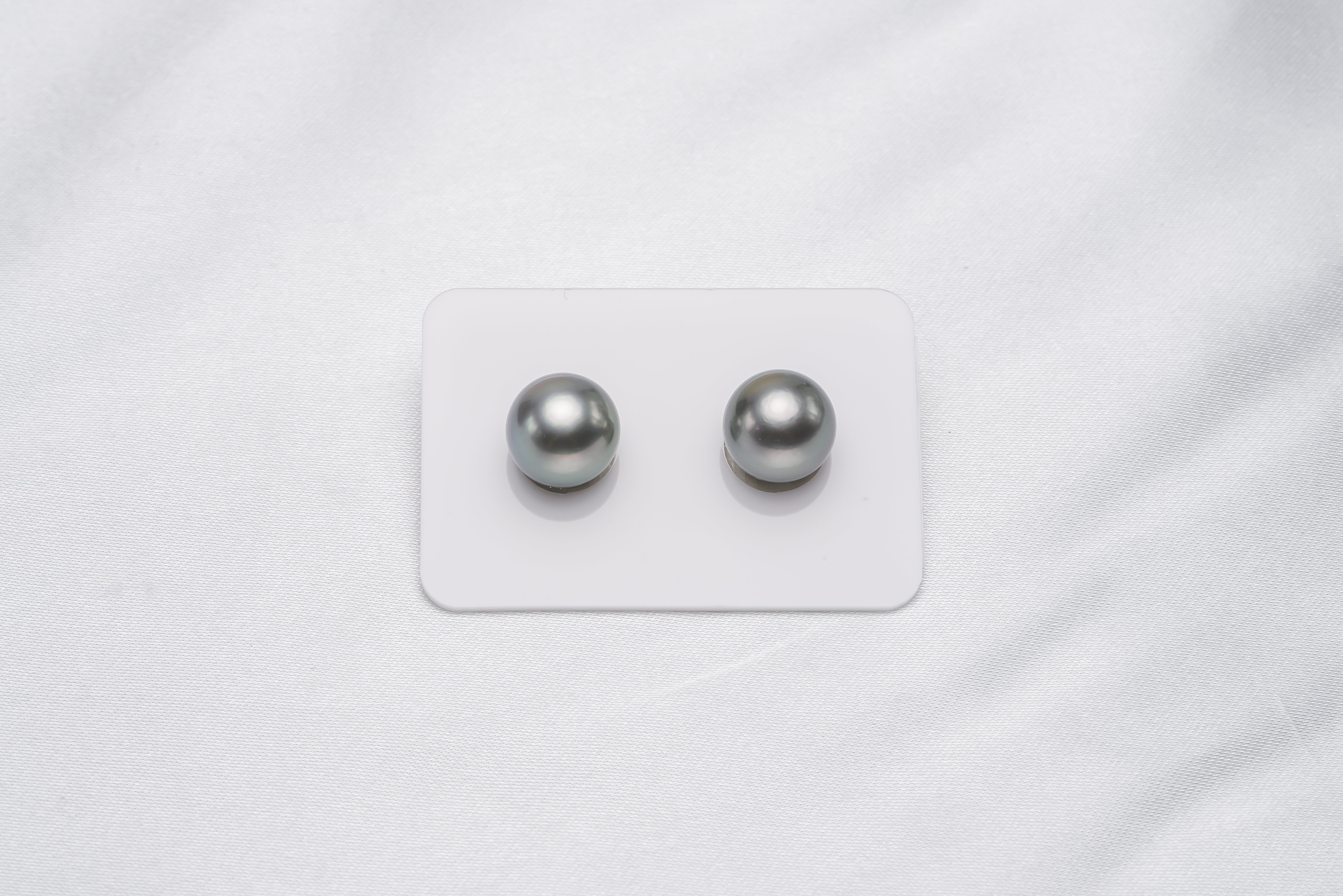 Light Green Matched Pair - Round 11mm AA quality Tahitian Pearl - Loose Pearl jewelry wholesale