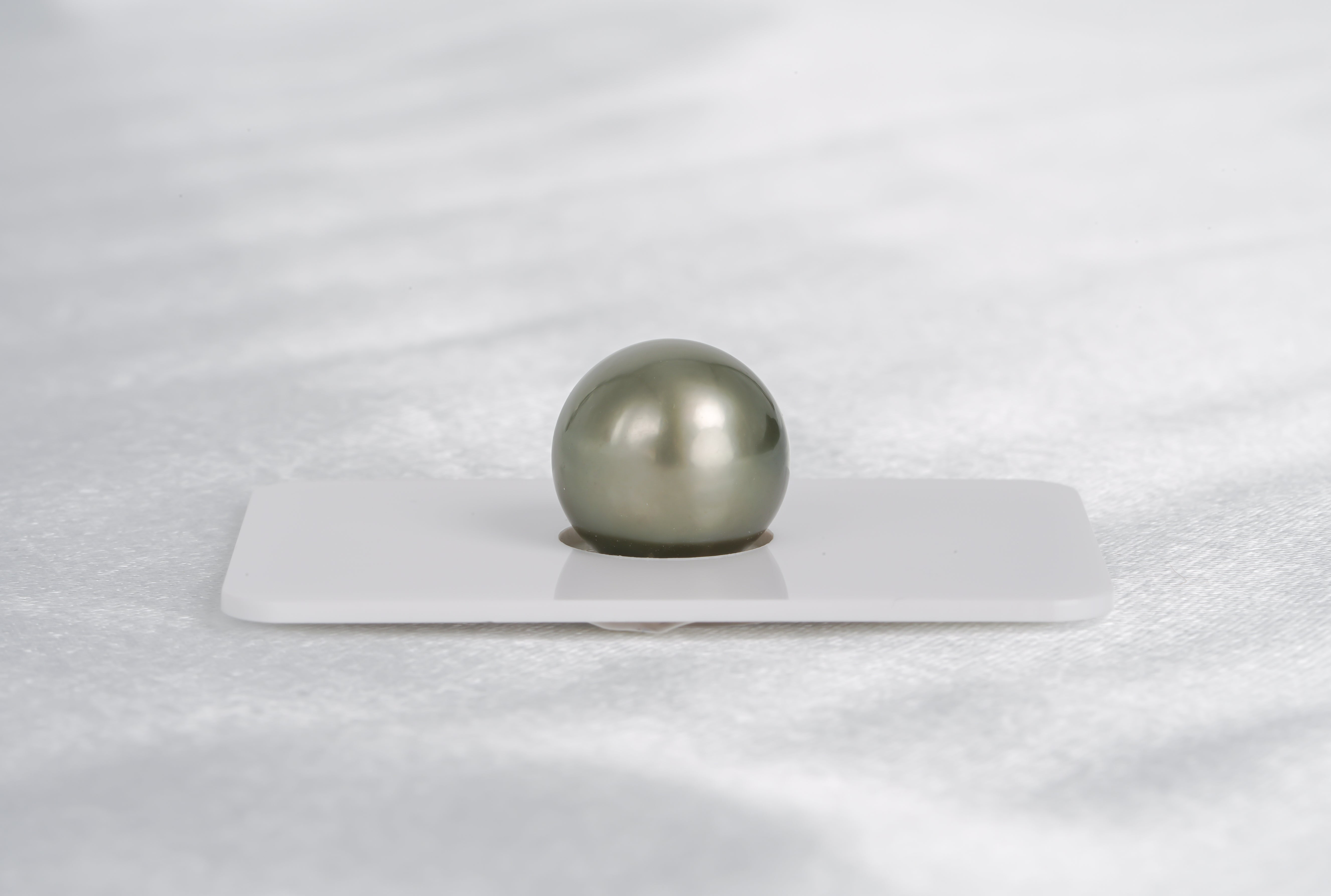Yellow Green Single Pearl - Round 13.8mm AAA/AA quality Tahitian Pearl - Loose Pearl jewelry wholesale