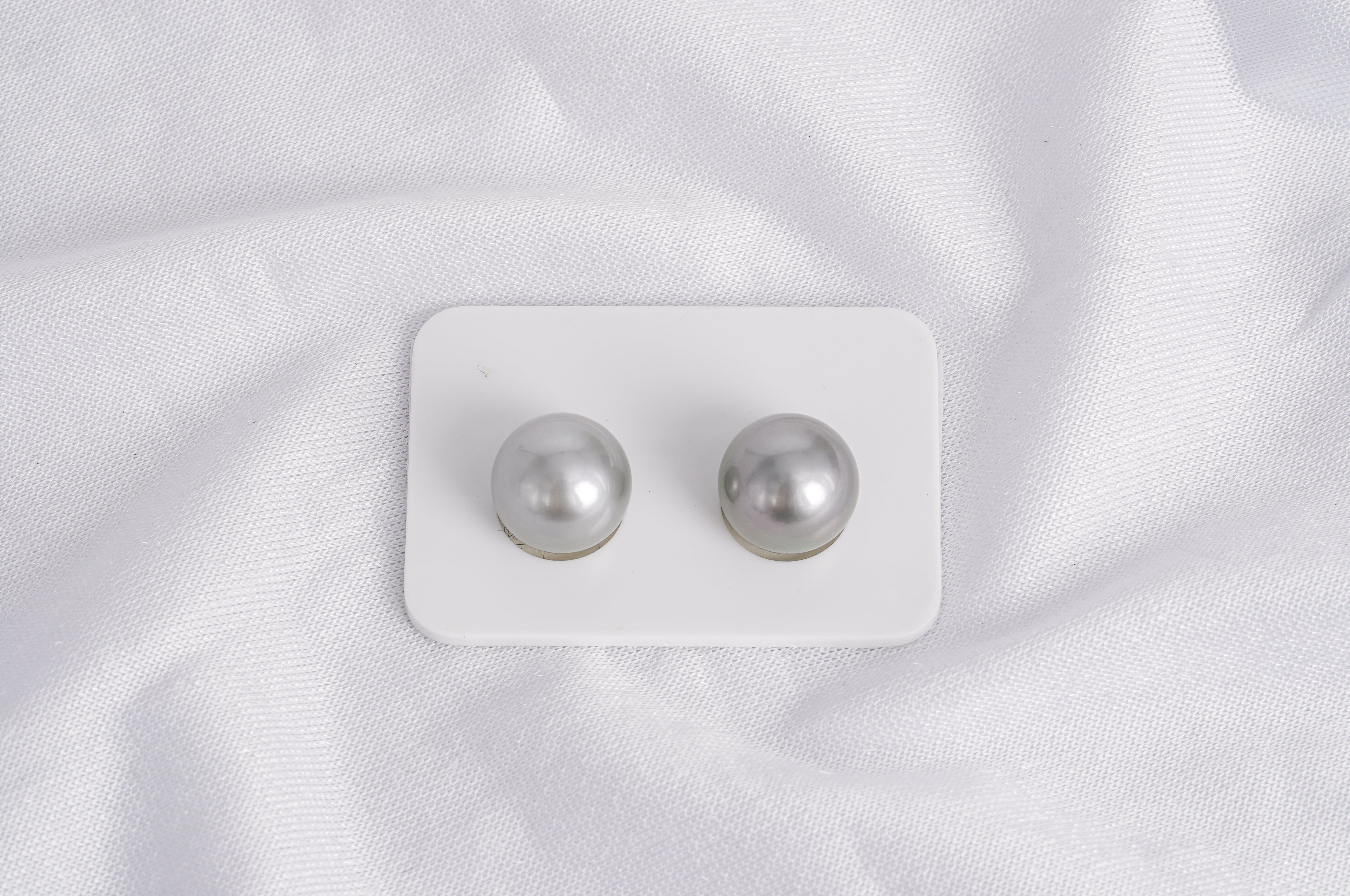 Silver Grey Matched Pair - Round 13mm AAA quality Tahitian Pearl - Loose Pearl jewelry wholesale