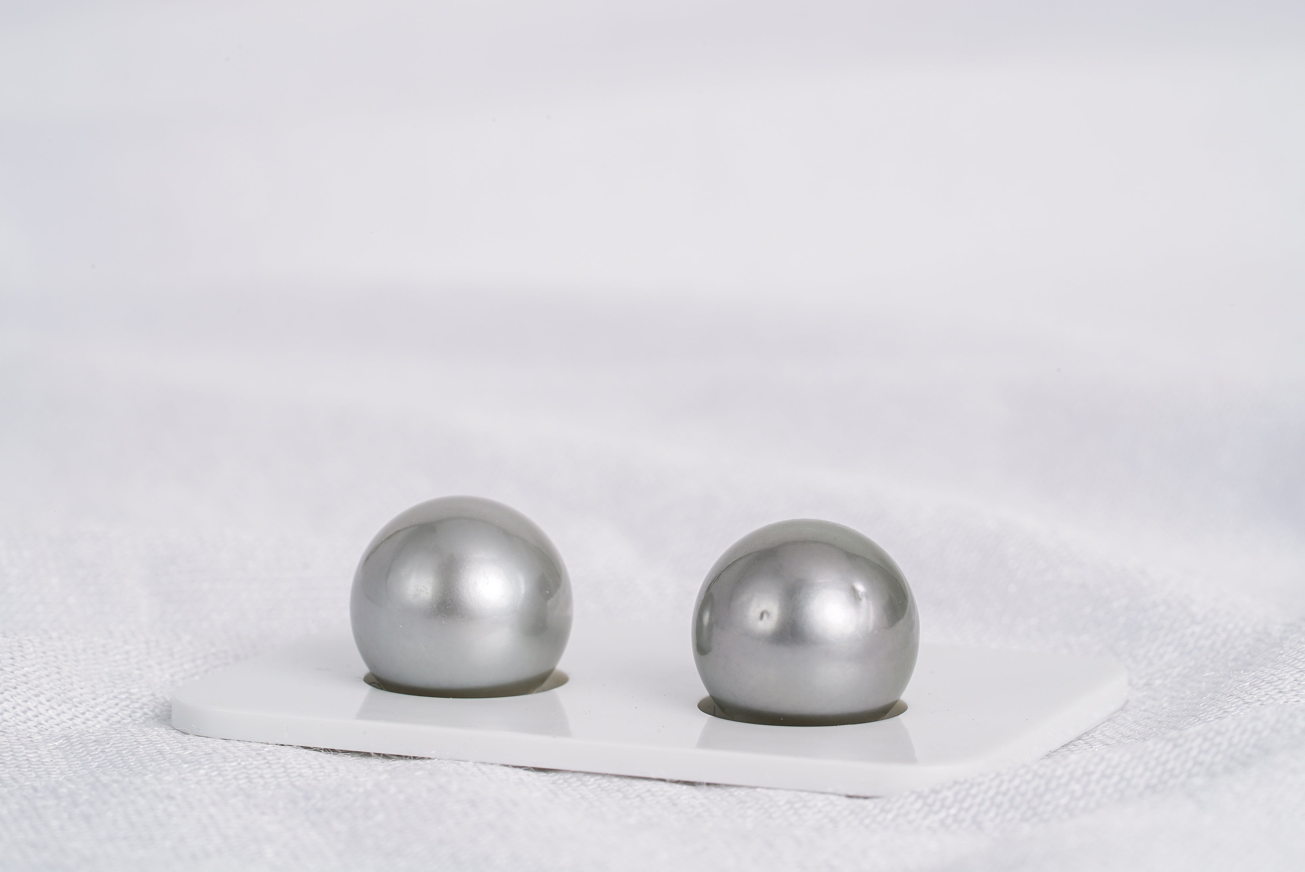 Silver Grey Matched Pair - Round 13mm AAA quality Tahitian Pearl - Loose Pearl jewelry wholesale