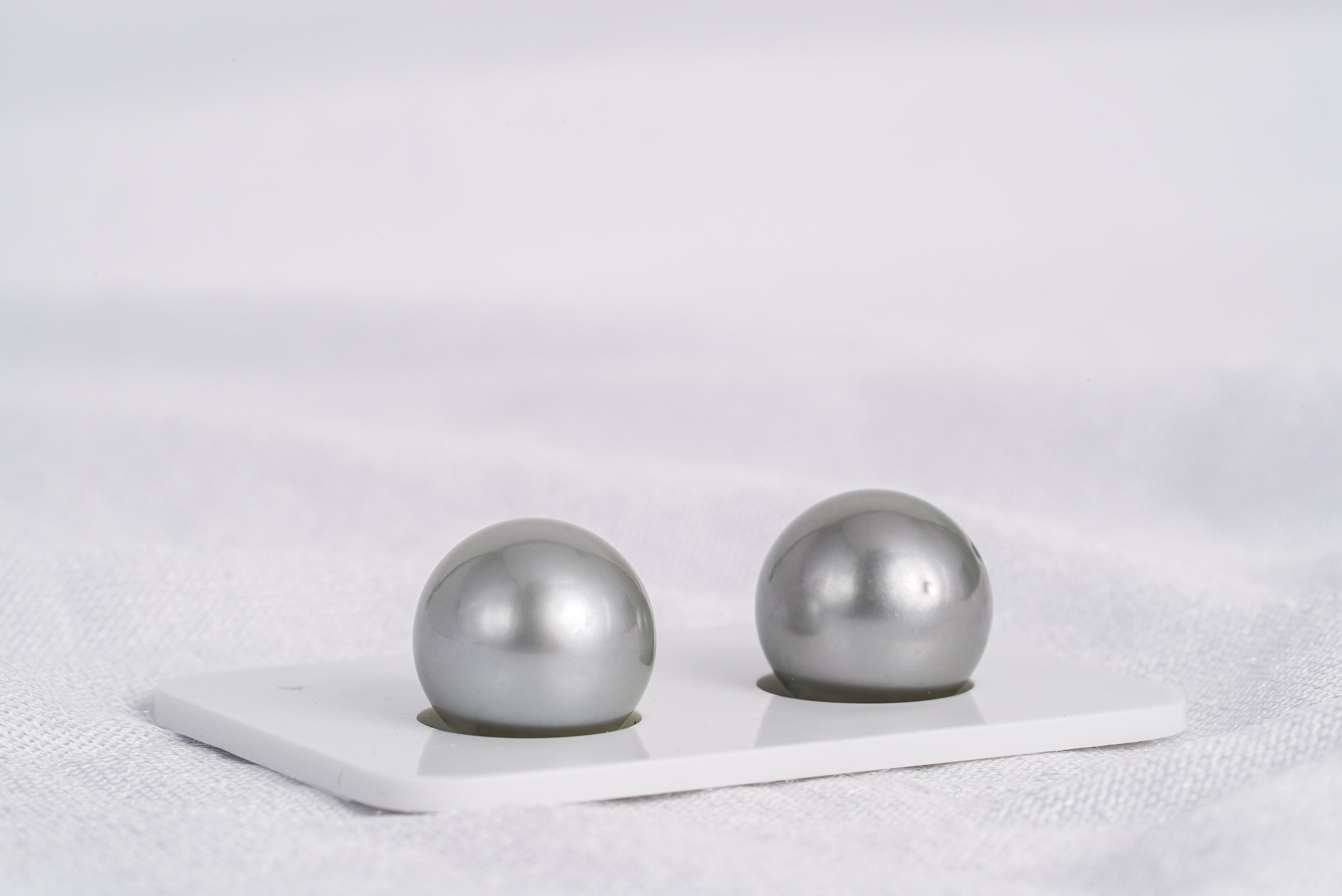 Silver Grey Matched Pair - Round 13mm AAA quality Tahitian Pearl - Loose Pearl jewelry wholesale